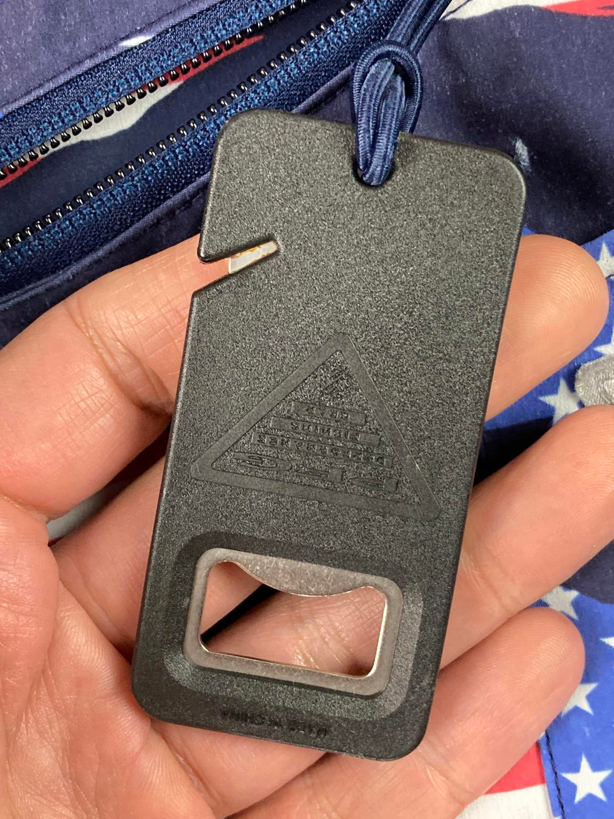 Columbia PFG Men's Fishing Board Shorts American Flag Fish Bottle Opener Sz 32