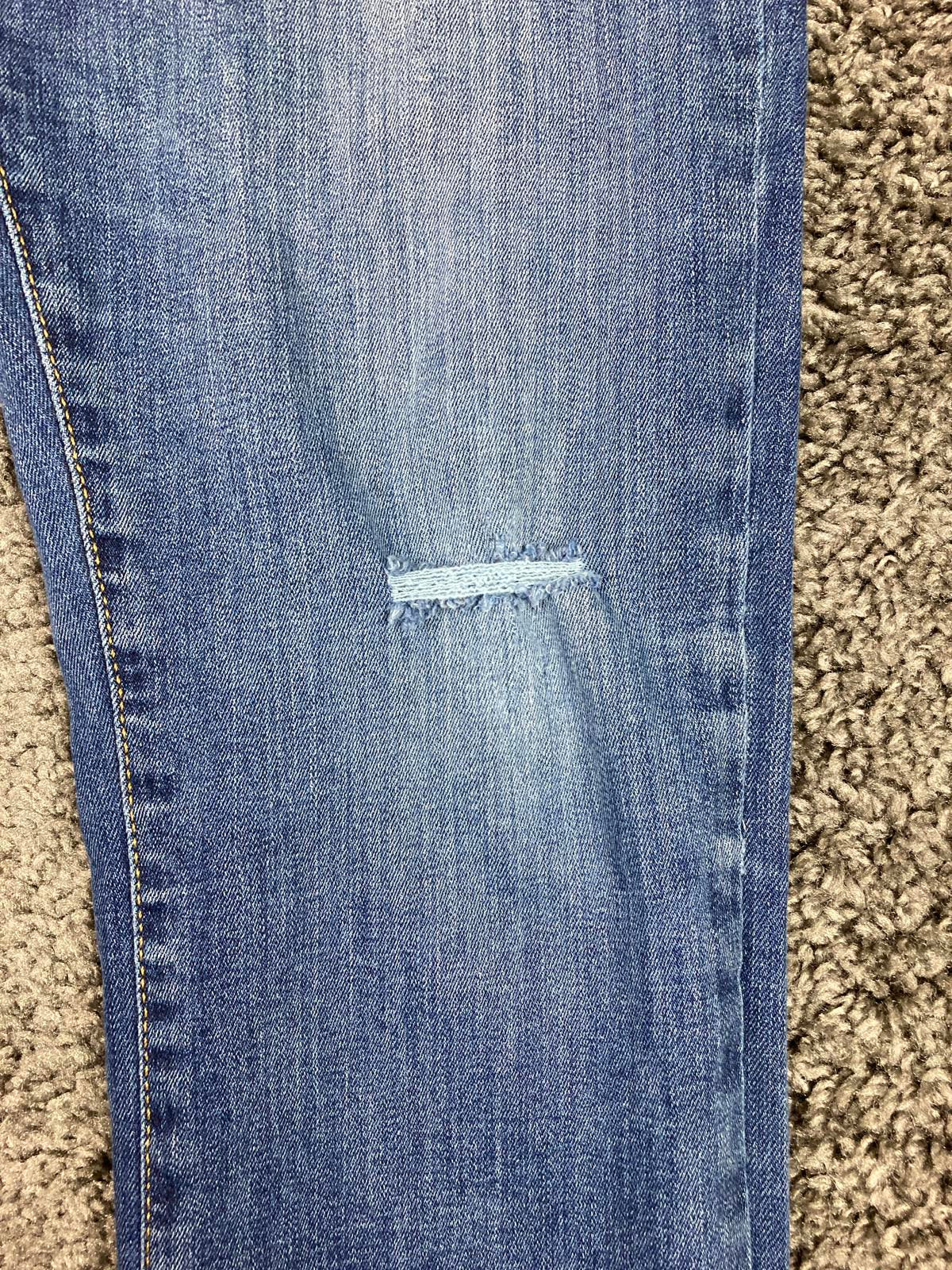 Lucky Brand 410 Athletic Straight Jeans Men’s  Blue Distressed Sz 32x32