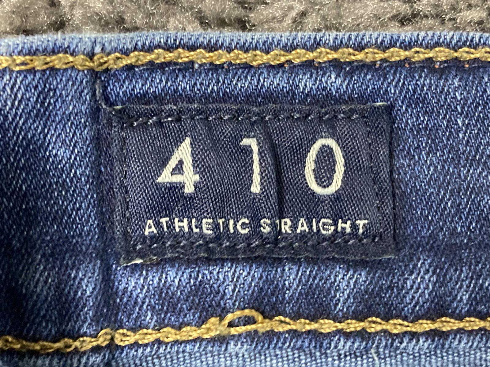 Lucky Brand 410 Athletic Straight Jeans Men’s  Blue Distressed Sz 32x32