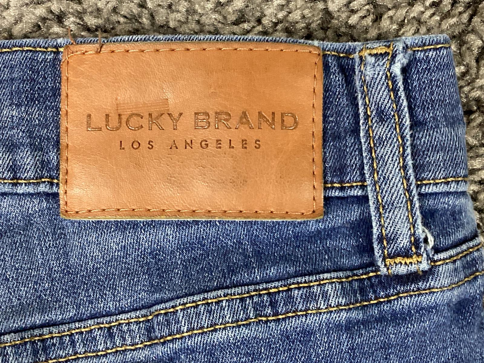 Lucky Brand 410 Athletic Straight Jeans Men’s  Blue Distressed Sz 32x32
