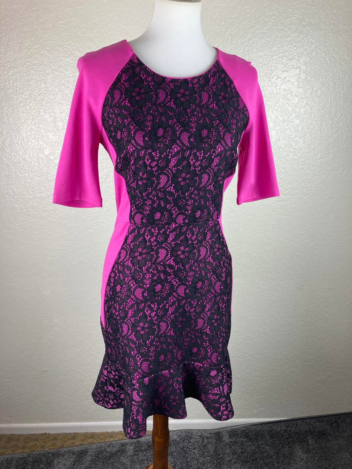 Juicy Couture Stretch knit Tulip retro Dress sz 6 Hot Pink Black Lace scoop neck