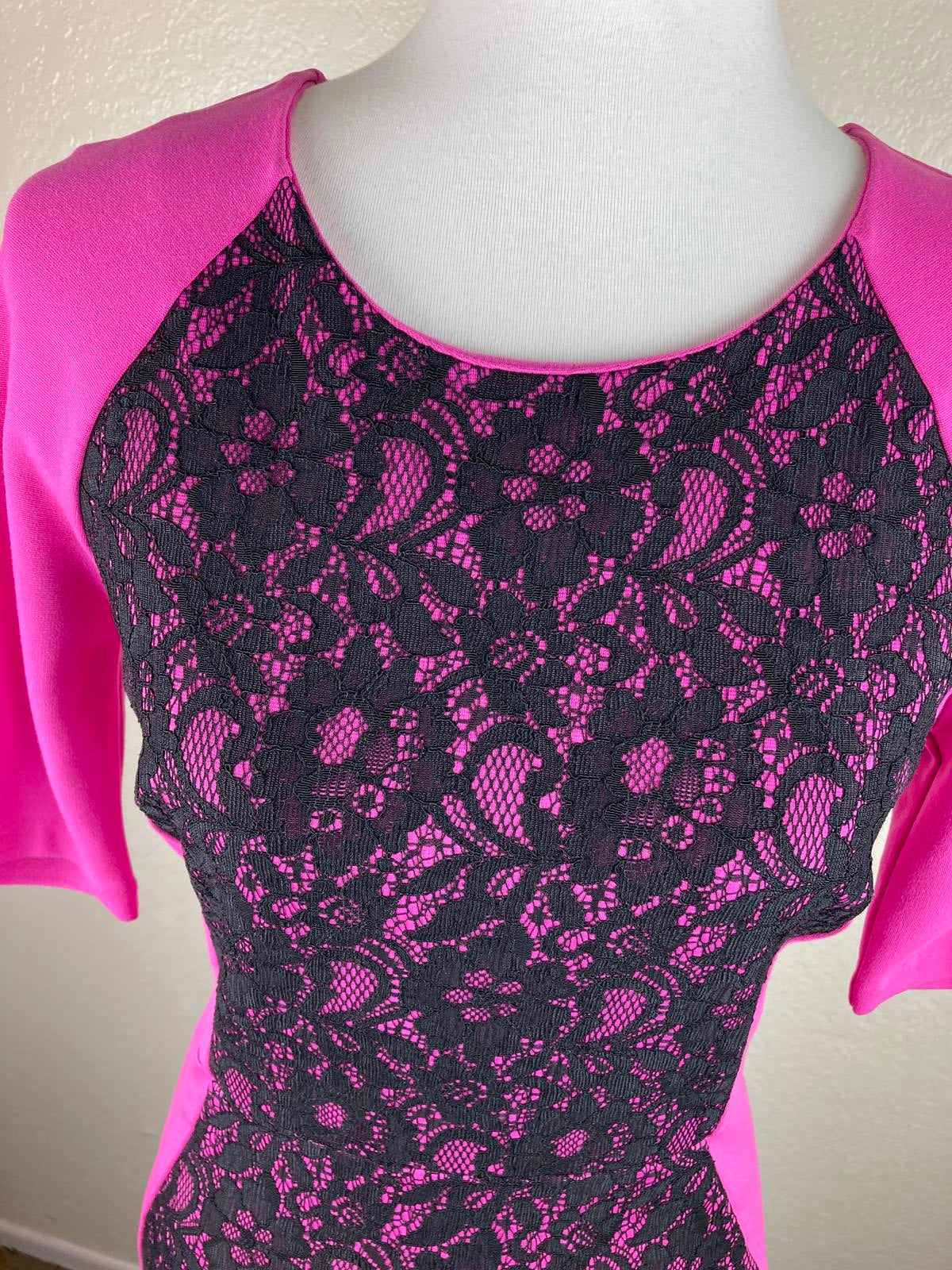 Juicy Couture Stretch knit Tulip retro Dress sz 6 Hot Pink Black Lace scoop neck