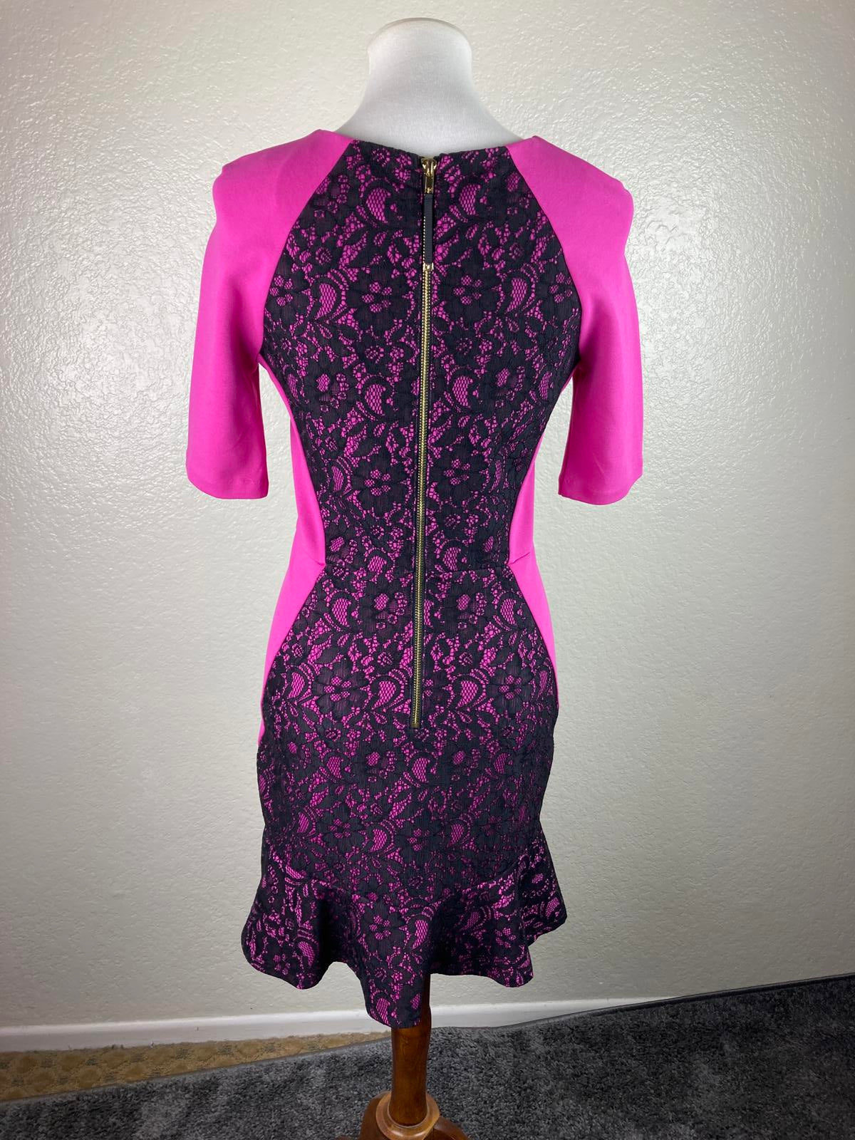 Juicy Couture Stretch knit Tulip retro Dress sz 6 Hot Pink Black Lace scoop neck