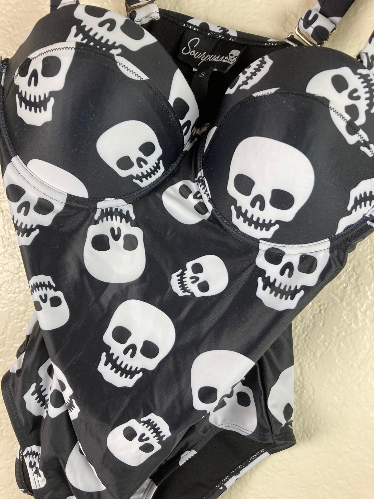 Sourpuss Skull Swimsuit 1 Pc Women’s S Black White Skulls Retro Rockabilly Goth