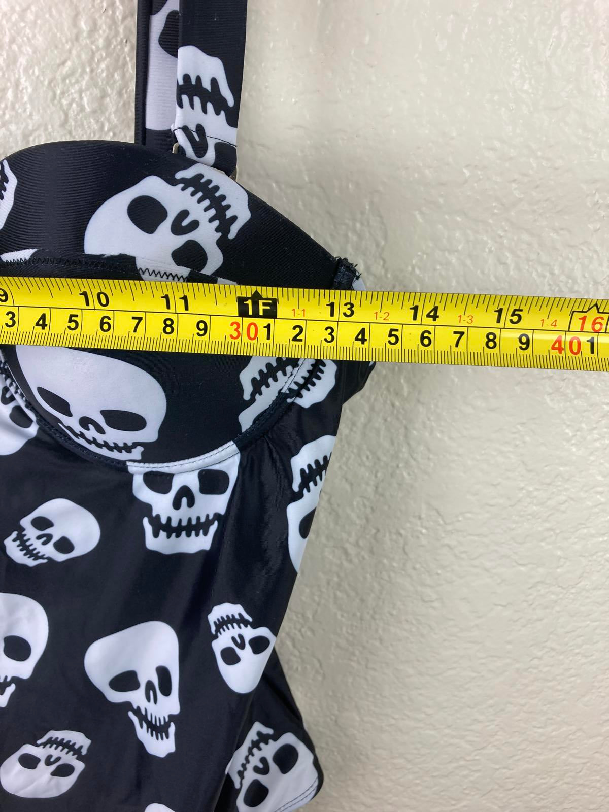 Sourpuss Skull Swimsuit 1 Pc Women’s S Black White Skulls Retro Rockabilly Goth