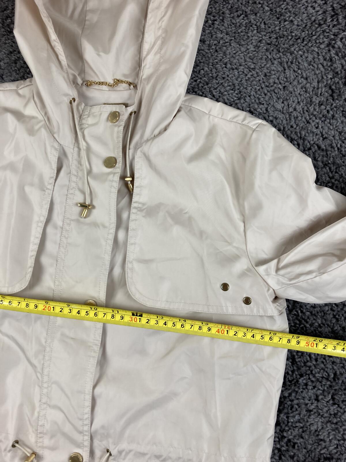 Ellen Tracy Hooded Raincoat Anorak Jacket Beige Gold Hardware Medium Length Sz S