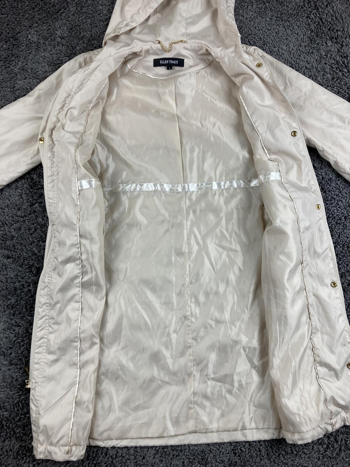 Ellen Tracy Hooded Raincoat Anorak Jacket Beige Gold Hardware Medium Length Sz S