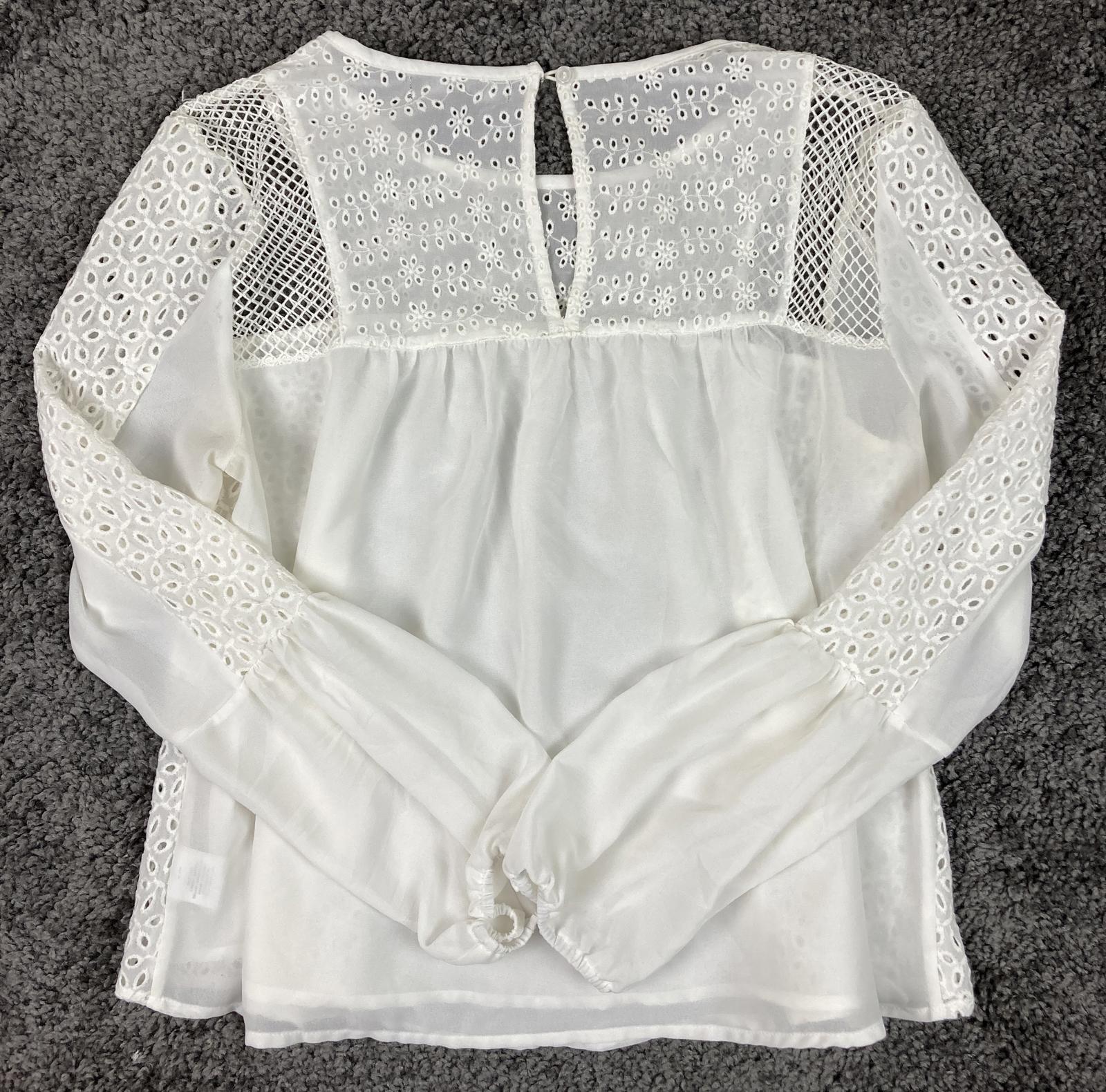 Romeo + Juliet Couture Blouse Women's White Eyelet Lace Long Sleeve Size M