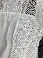 Romeo + Juliet Couture Blouse Women's White Eyelet Lace Long Sleeve Size M