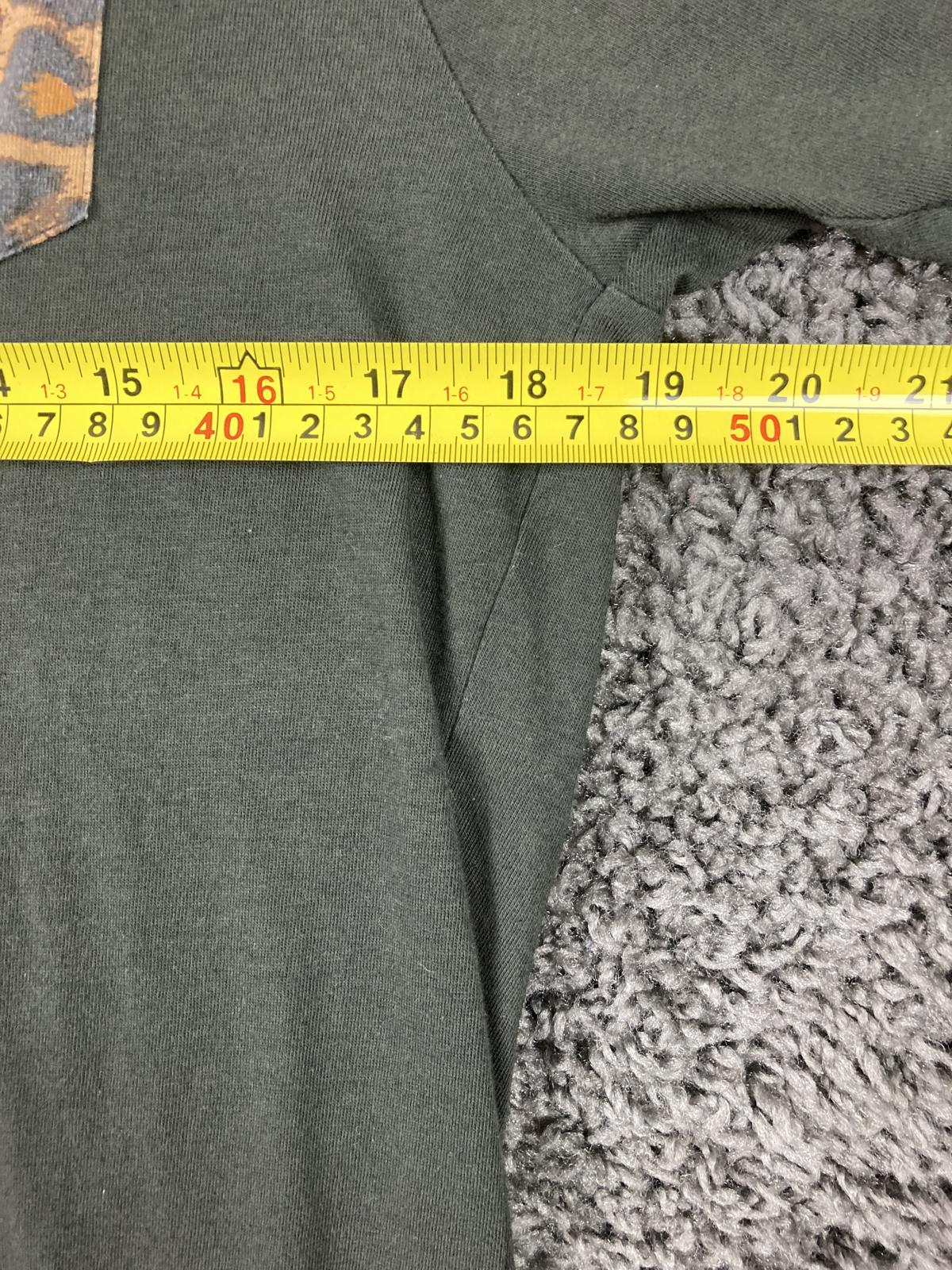 Vans Premium T-Shirt Men's  Olive Green Blue Leopard Print Chest Pocket Sz M