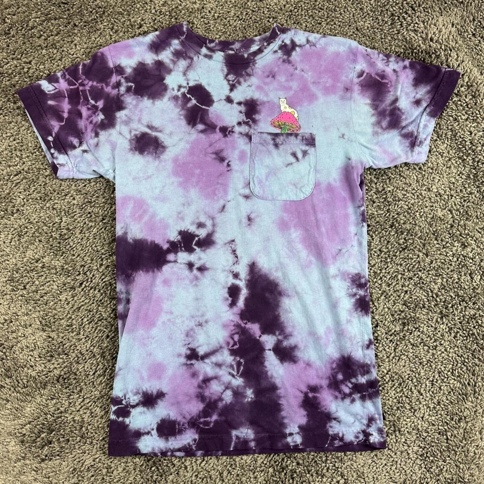 RIPNDIP Shirt Mens Purple Tie Dye Mushroom Hookah Cat Lord Nermal Pocket Tee S