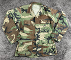 Vintage USMC M81 Woodland Camo BDU Combat Coat Jacket  Regular Rank Pins Sz S