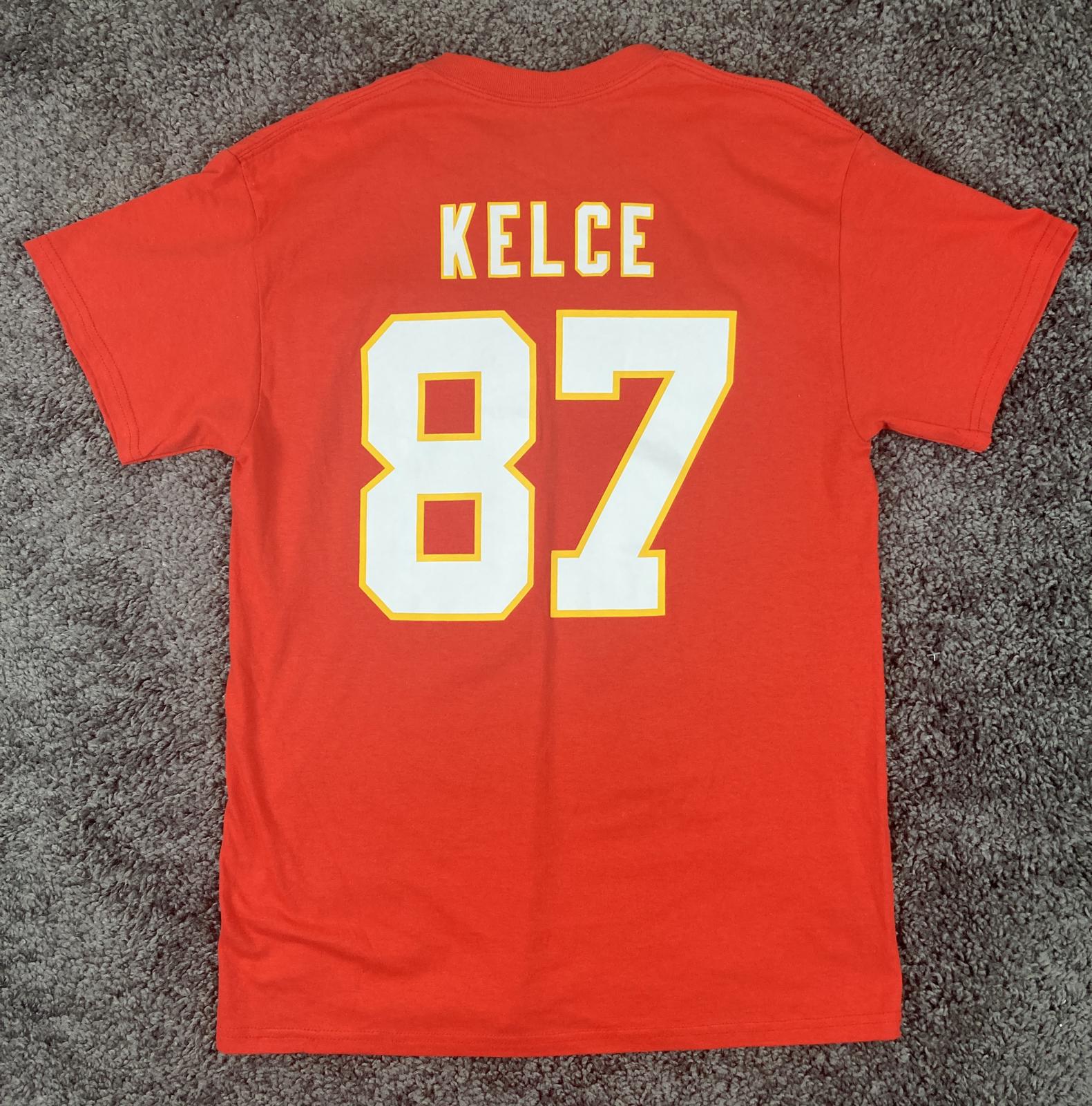 NFL Team Apparel Mens SizeMedium Travis Kelce 87 Kansas City Chiefs Red T-Shirt