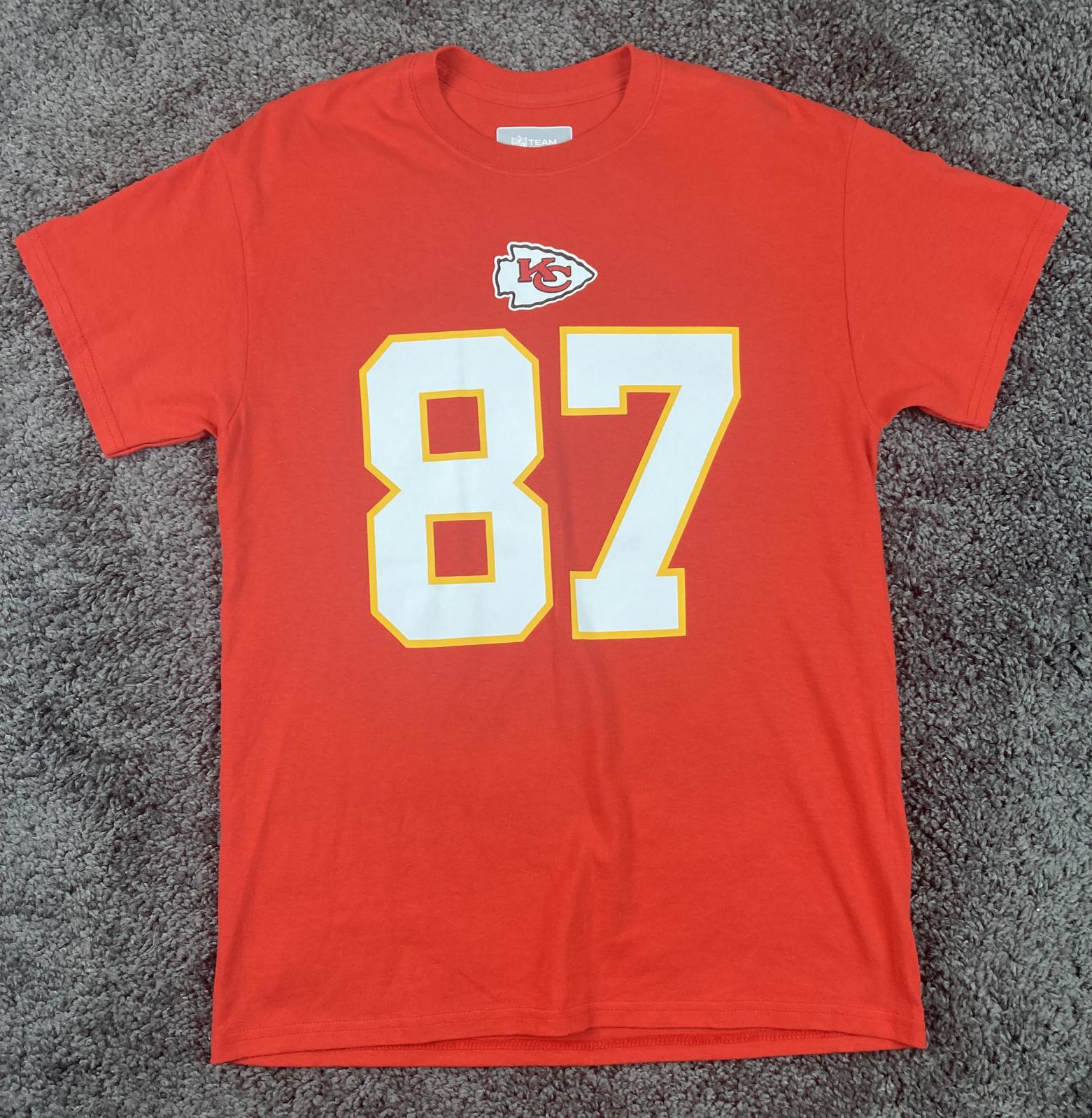 NFL Team Apparel Mens SizeMedium Travis Kelce 87 Kansas City Chiefs Red T-Shirt
