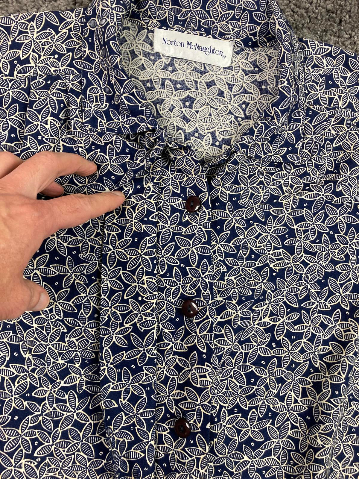 Norton McNaughton Vintage Women’s Shirt Sz L Navy Leaf Print Button Front Top