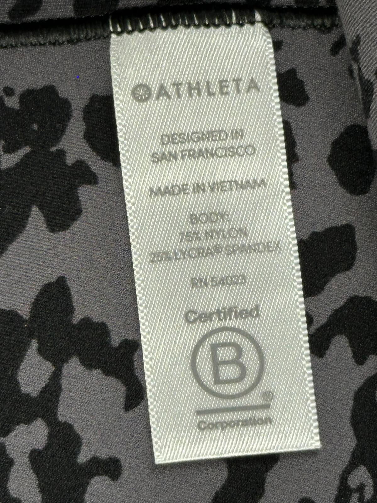 Athleta Salutation II Capri Leggings Gray Leopard Stash Pockets Yoga Pants XSP