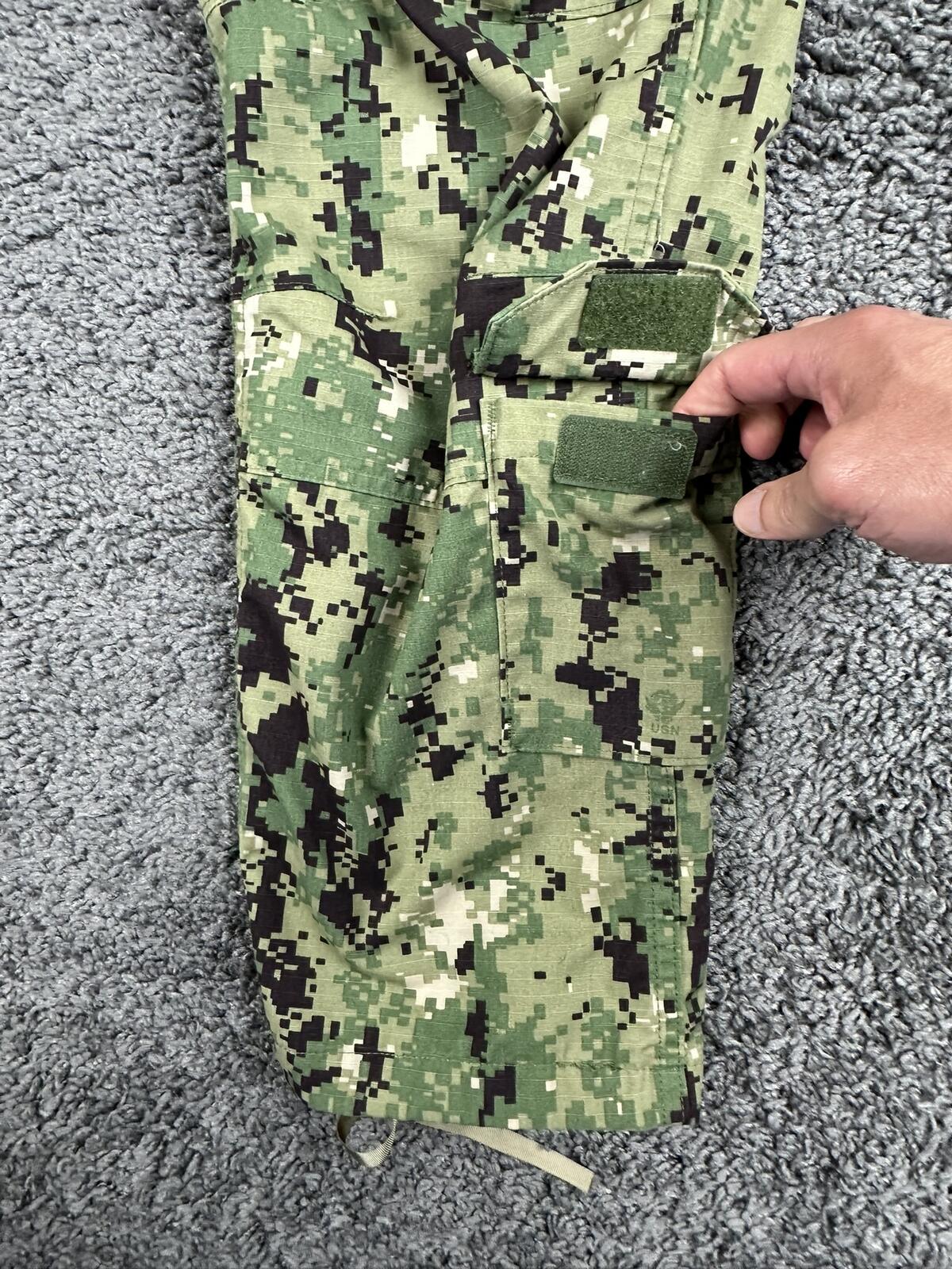 US Navy NWU Type III Camo Cargo Pants Men AOR2 Digital Green Sz Small Short