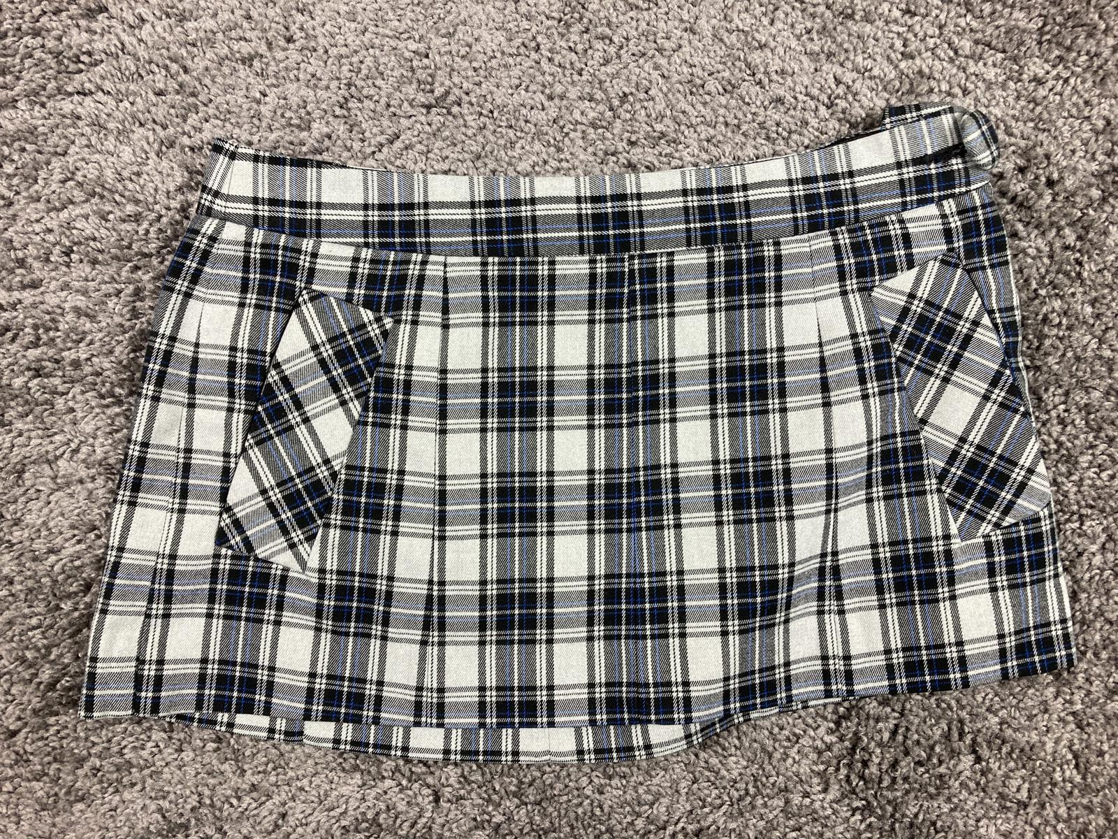 Guess Women Plaid Mini Skirt Size 28 Blue Gray Y2K Style Zip Closure