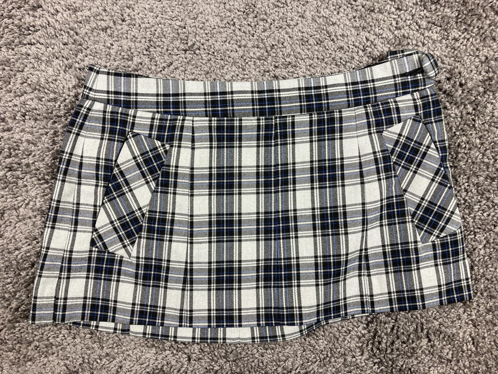 Guess Women Plaid Mini Skirt Size 28 Blue Gray Y2K Style Zip Closure