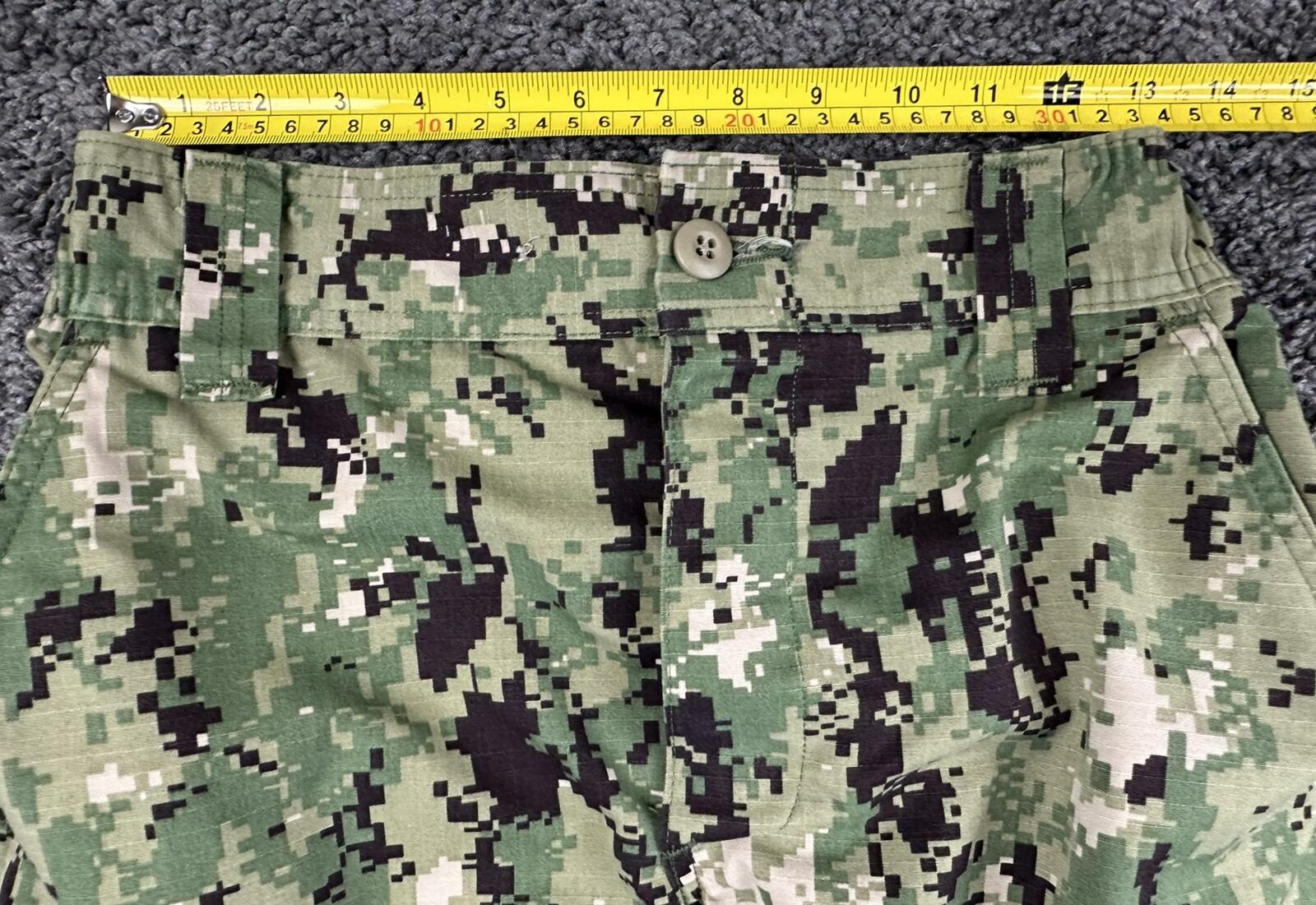 US Navy NWU Type III Camo Cargo Pants Men AOR2 Digital Green Sz Small Short