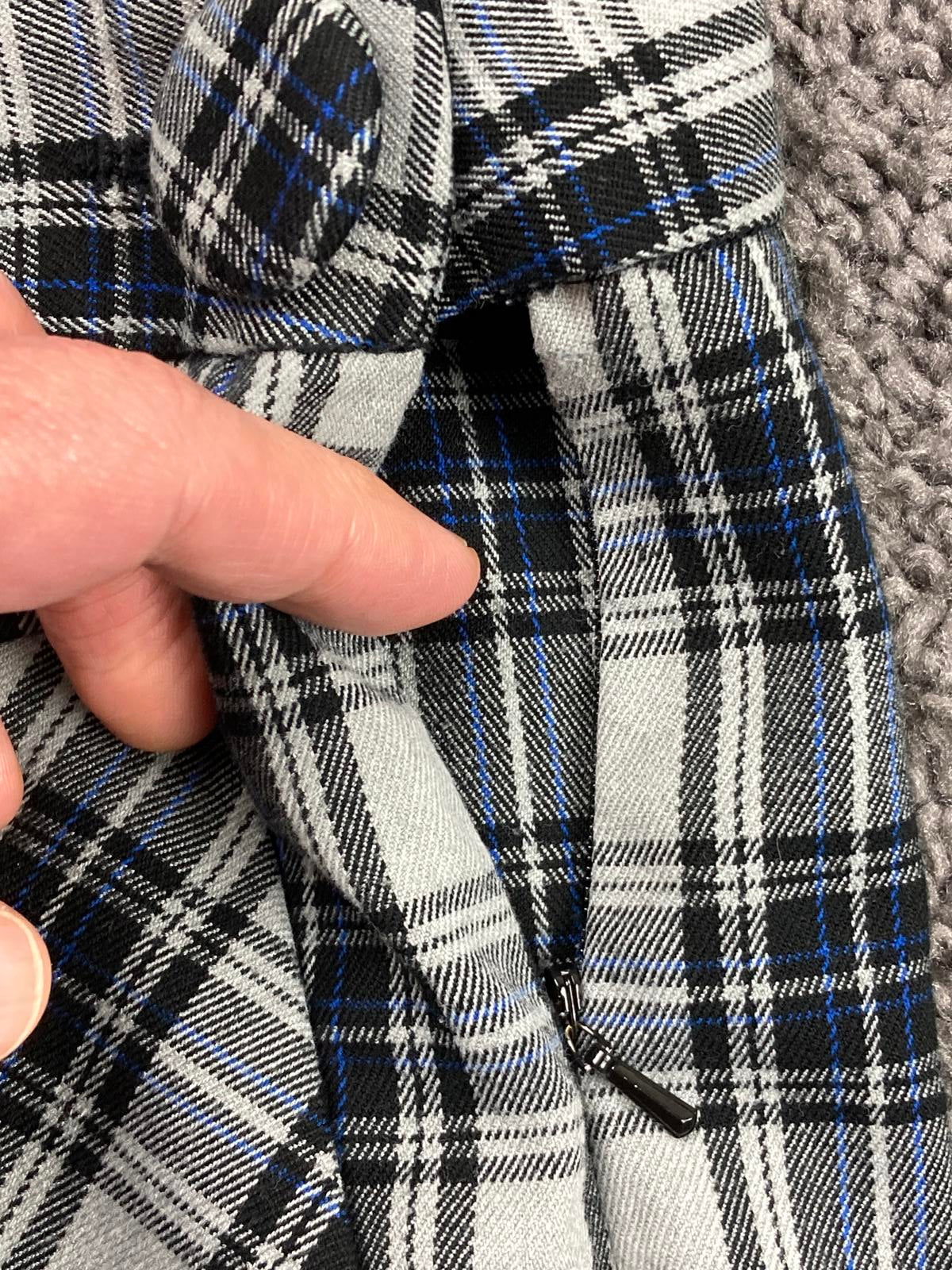 Guess Women Plaid Mini Skirt Size 28 Blue Gray Y2K Style Zip Closure