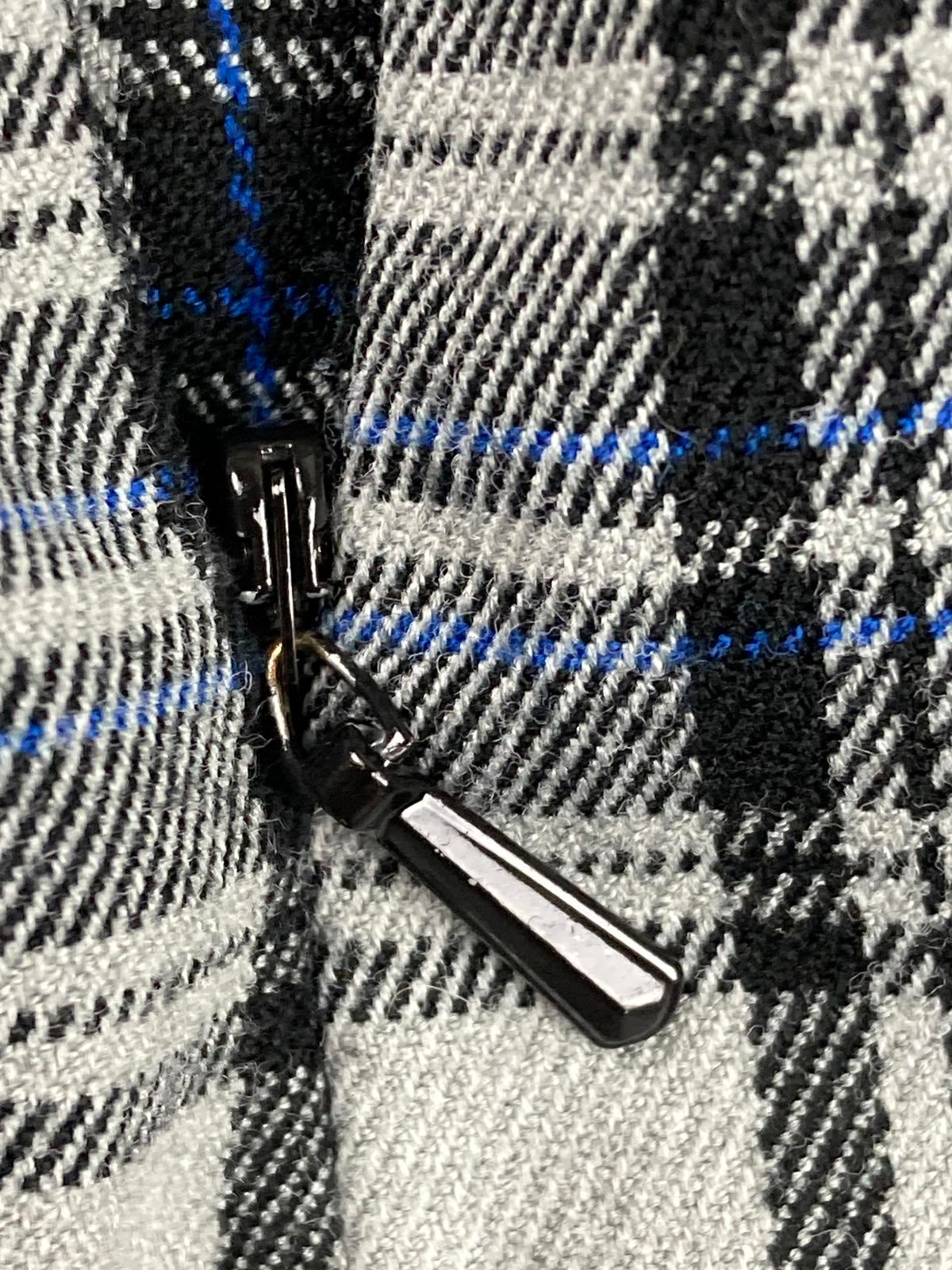 Guess Women Plaid Mini Skirt Size 28 Blue Gray Y2K Style Zip Closure