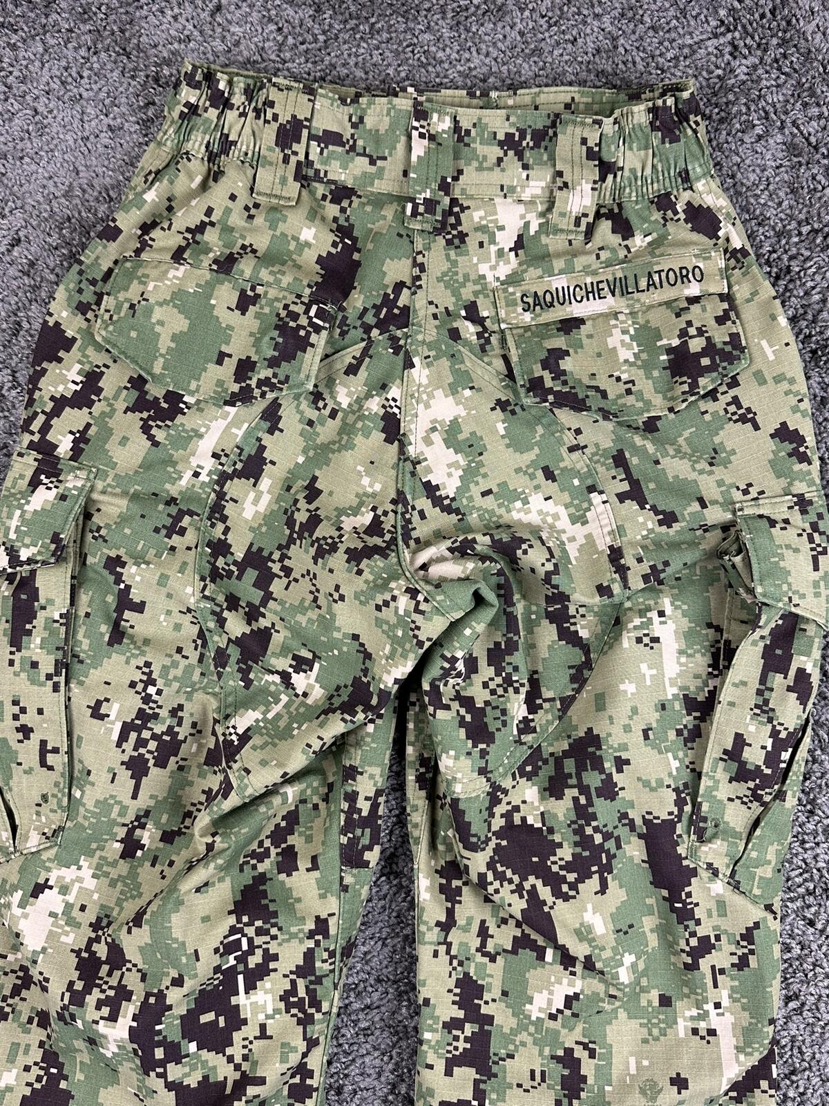 US Navy NWU Type III Camo Cargo Pants Men AOR2 Digital Green Sz Small Short