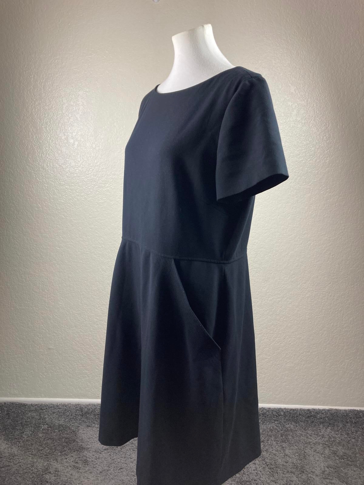 Tahari Arthur S Levine Black Lined Sheath Dress Pockets Gold Zipper Sz 16