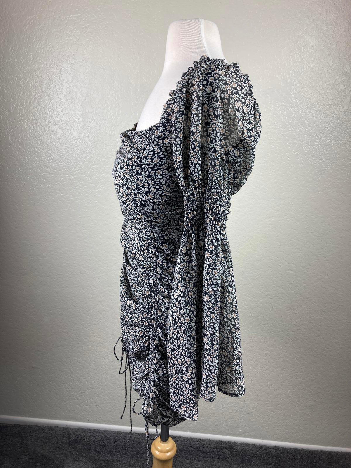 Vici Morris Floral Bell Sleeve Ruched Mini Dress Black White Boho Square Neck S