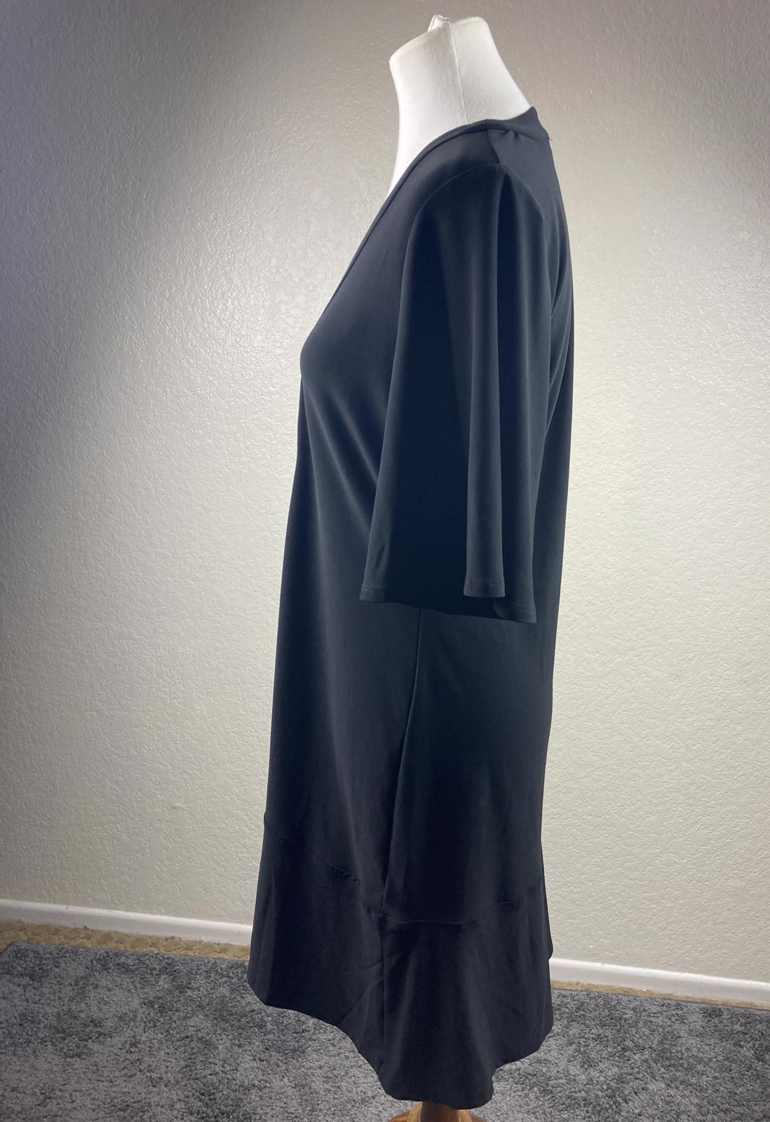 White House Black Market Dress Black V-Neck Short Sleeve Size S