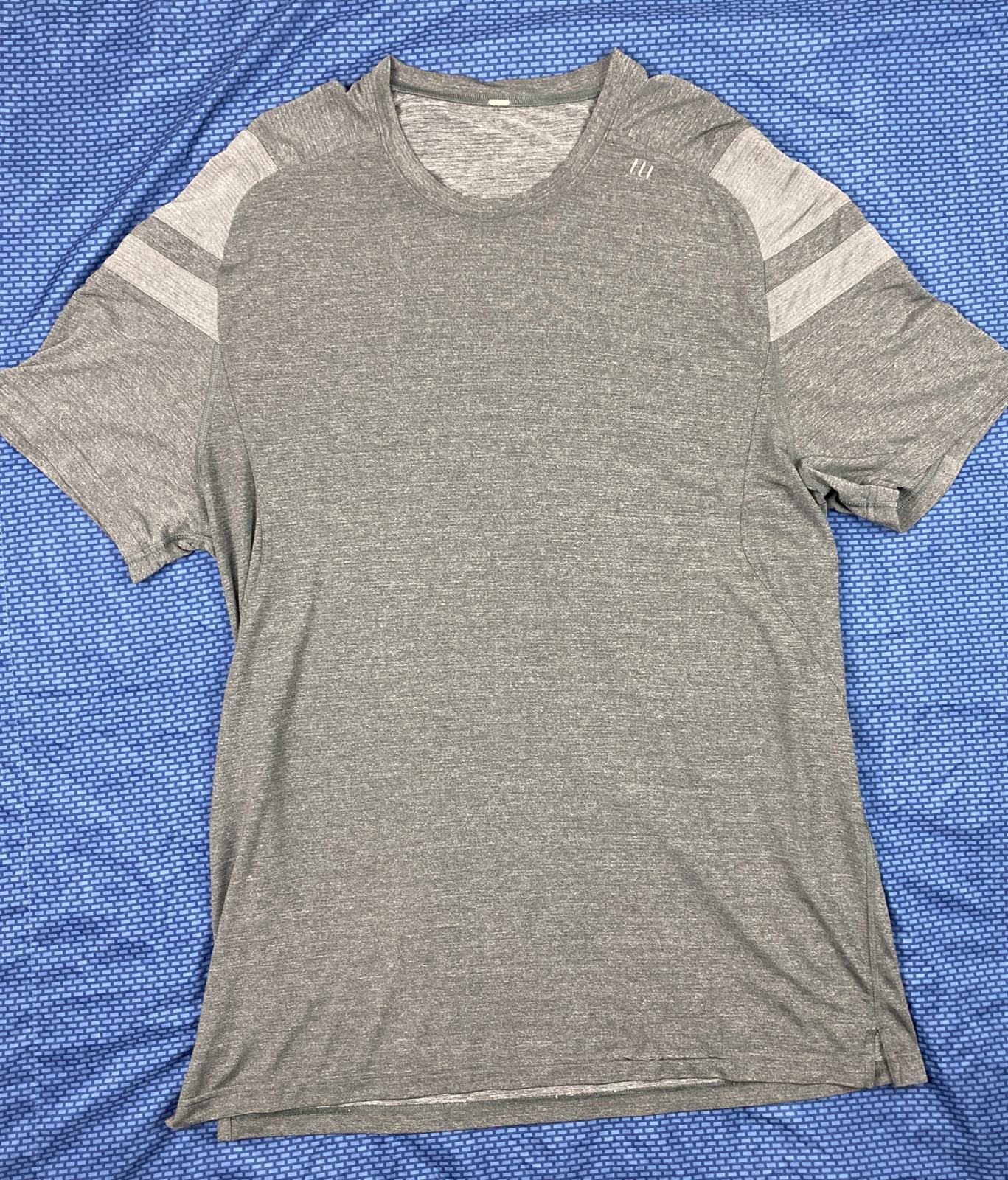 Lululemon Mens Shirt Active Tech Gray Short Sleeve Reflective Strip Size Medium.