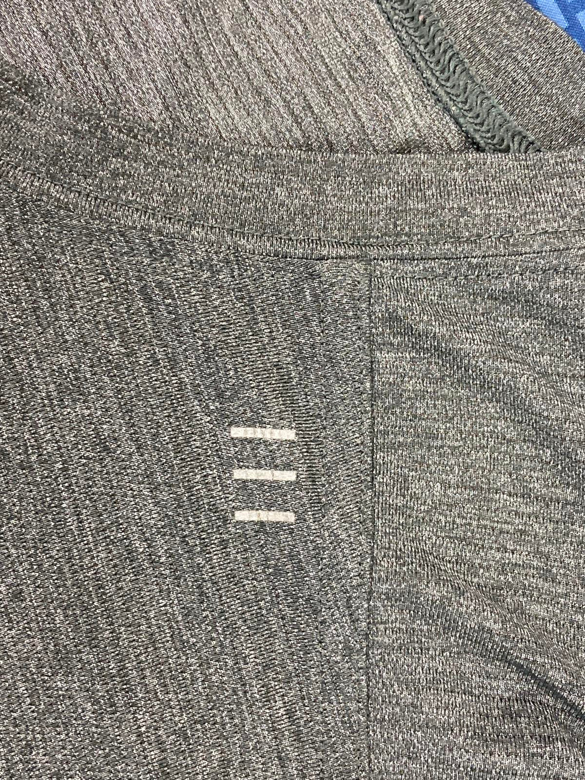 Lululemon Mens Shirt Active Tech Gray Short Sleeve Reflective Strip Size Medium.