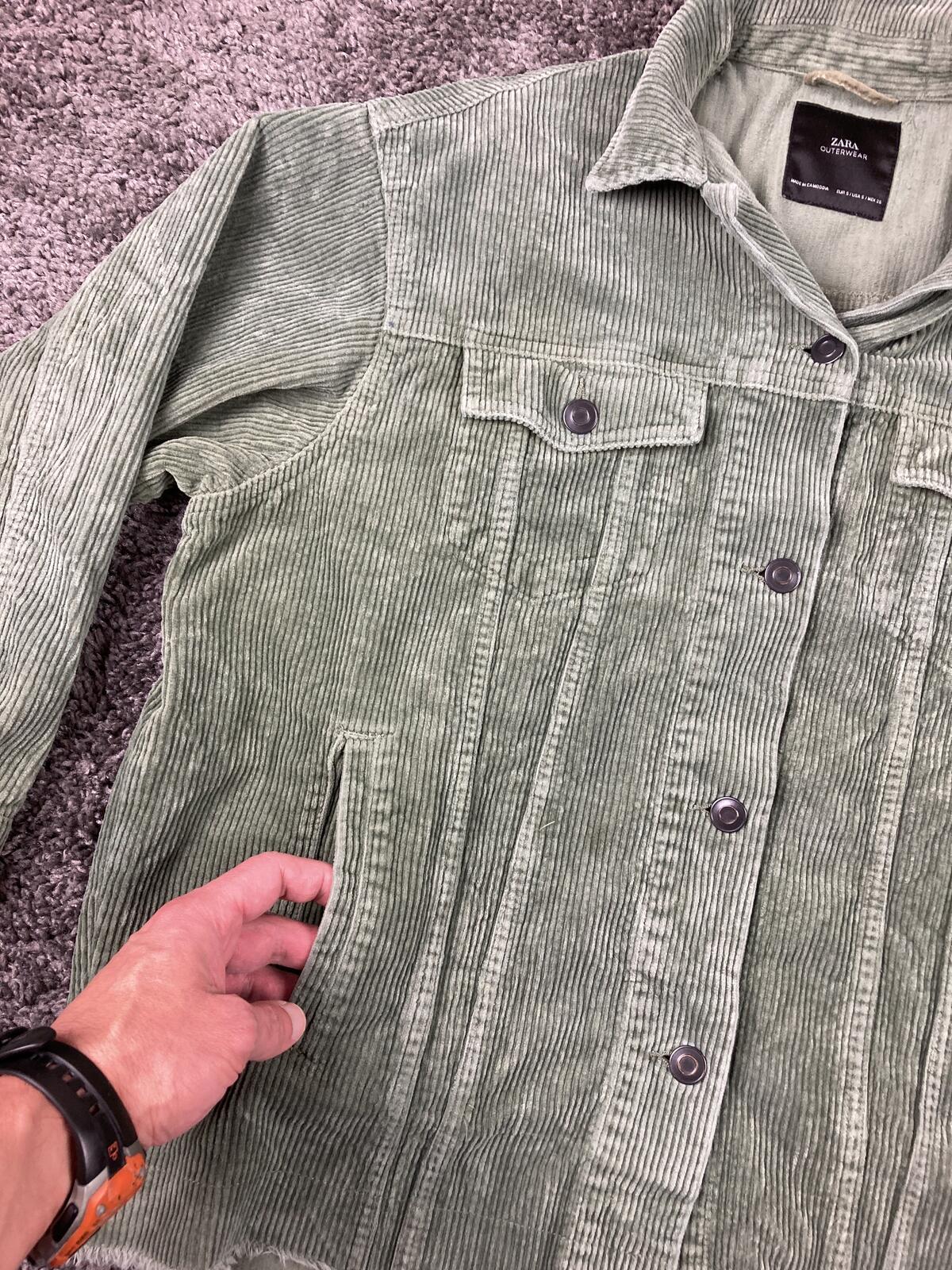 ZARA Womens Olive Green Corduroy Jacket Oversized Shacket Trucker Raw Hem Sz S