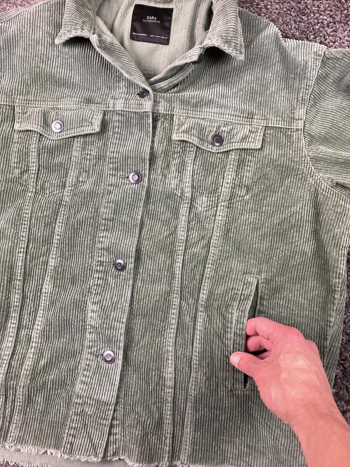 ZARA Womens Olive Green Corduroy Jacket Oversized Shacket Trucker Raw Hem Sz S