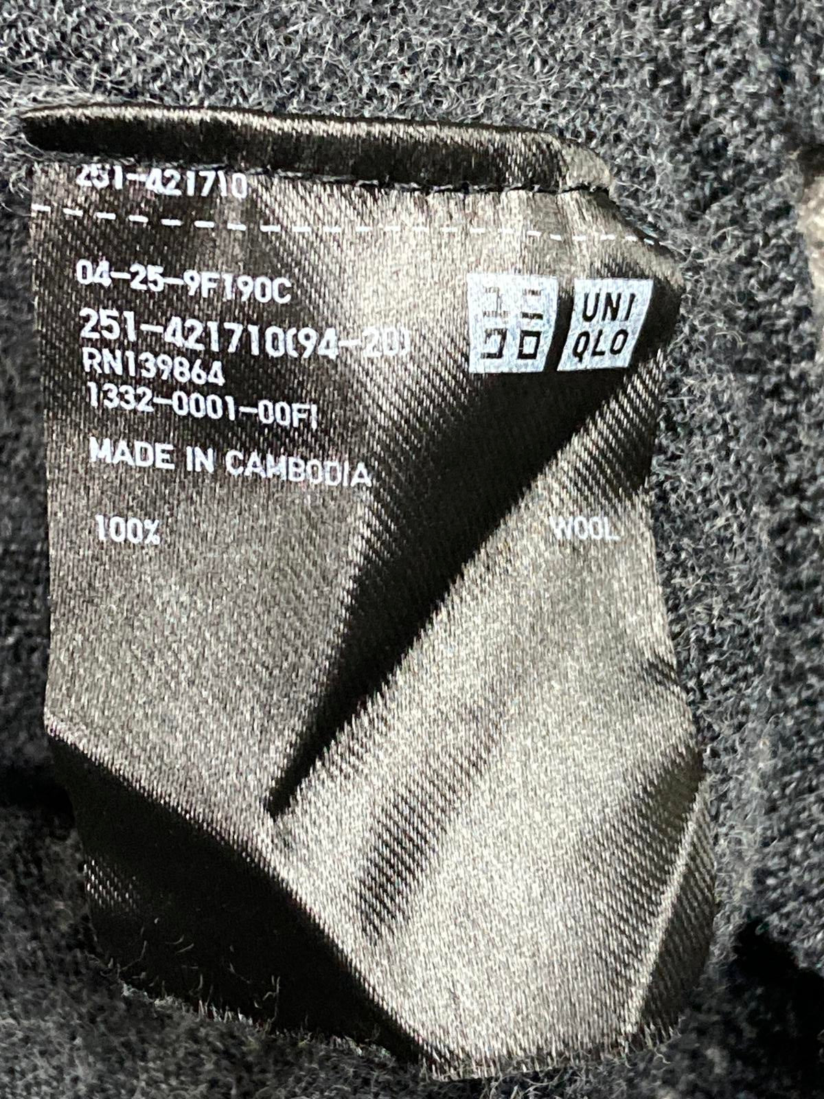Uniqlo Sweater Women Dark Gray 100% Wool Crewneck Size S Lightweight Pullover