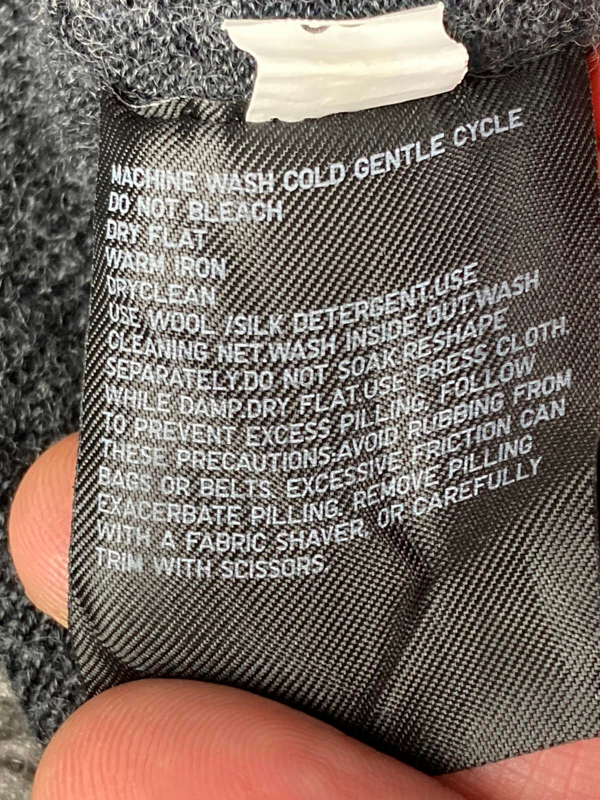 Uniqlo Sweater Women Dark Gray 100% Wool Crewneck Size S Lightweight Pullover