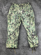 US Navy NWU Type III AOR2 Digital Camo Cargo Military Trousers Medium X-Short