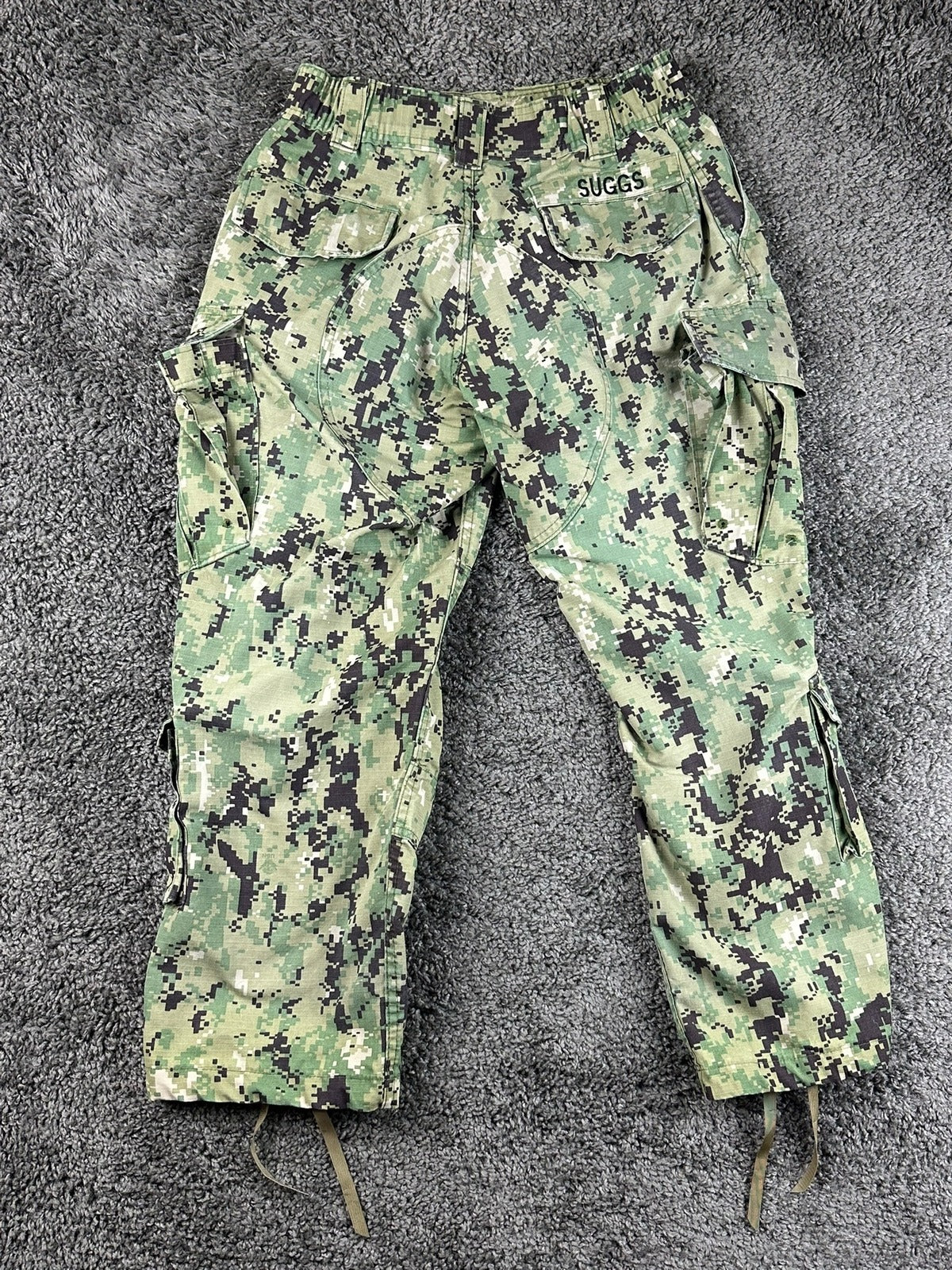 US Navy NWU Type III AOR2 Digital Camo Cargo Military Trousers Medium X-Short