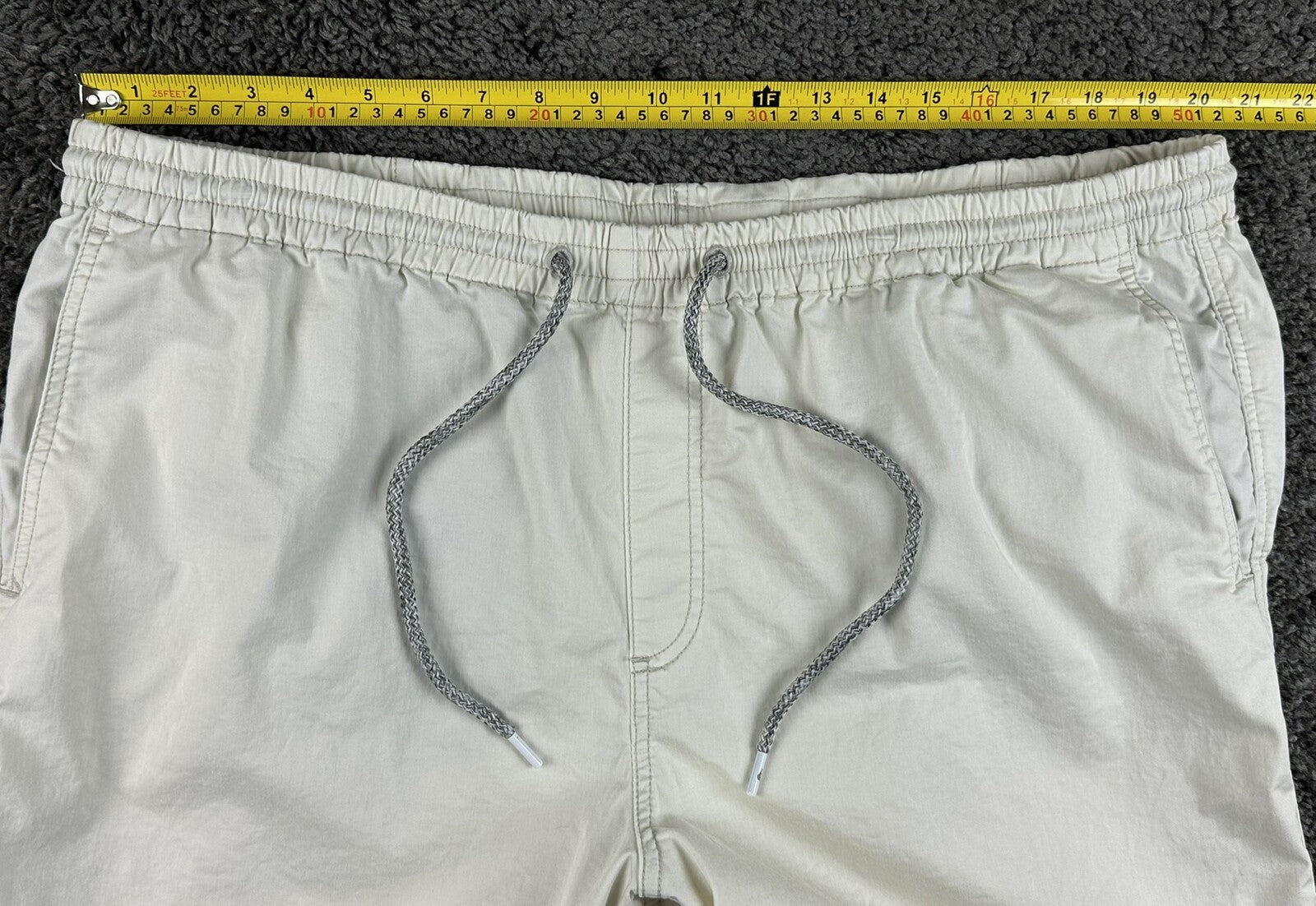 Tommy Bahama Mens XXL Boracay Shorts Cream Stretch Drawstring Elastic Waist