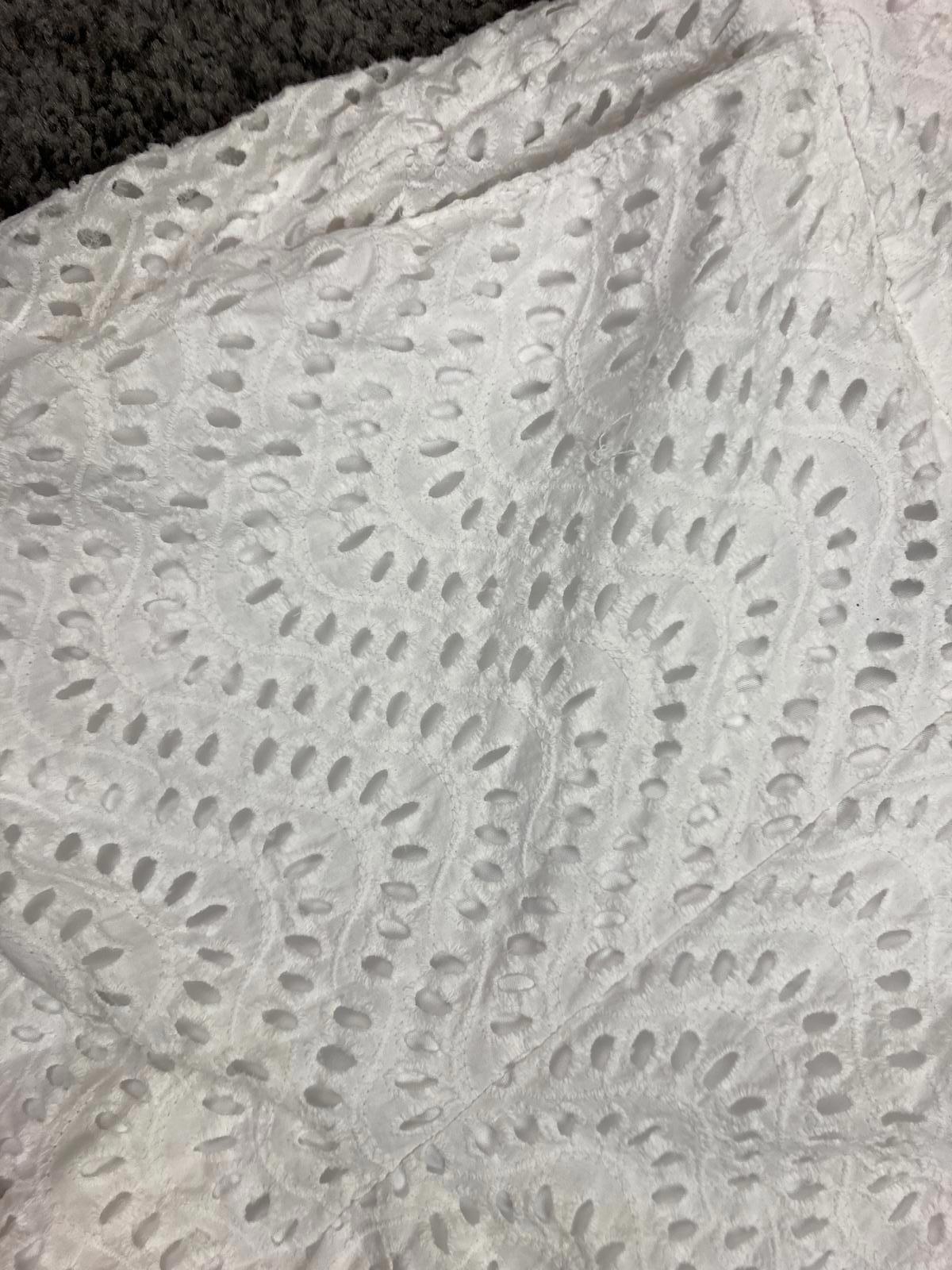 Simply Vera Vera Wang White Eyelet Lace Lined Shorts Women’s Size S