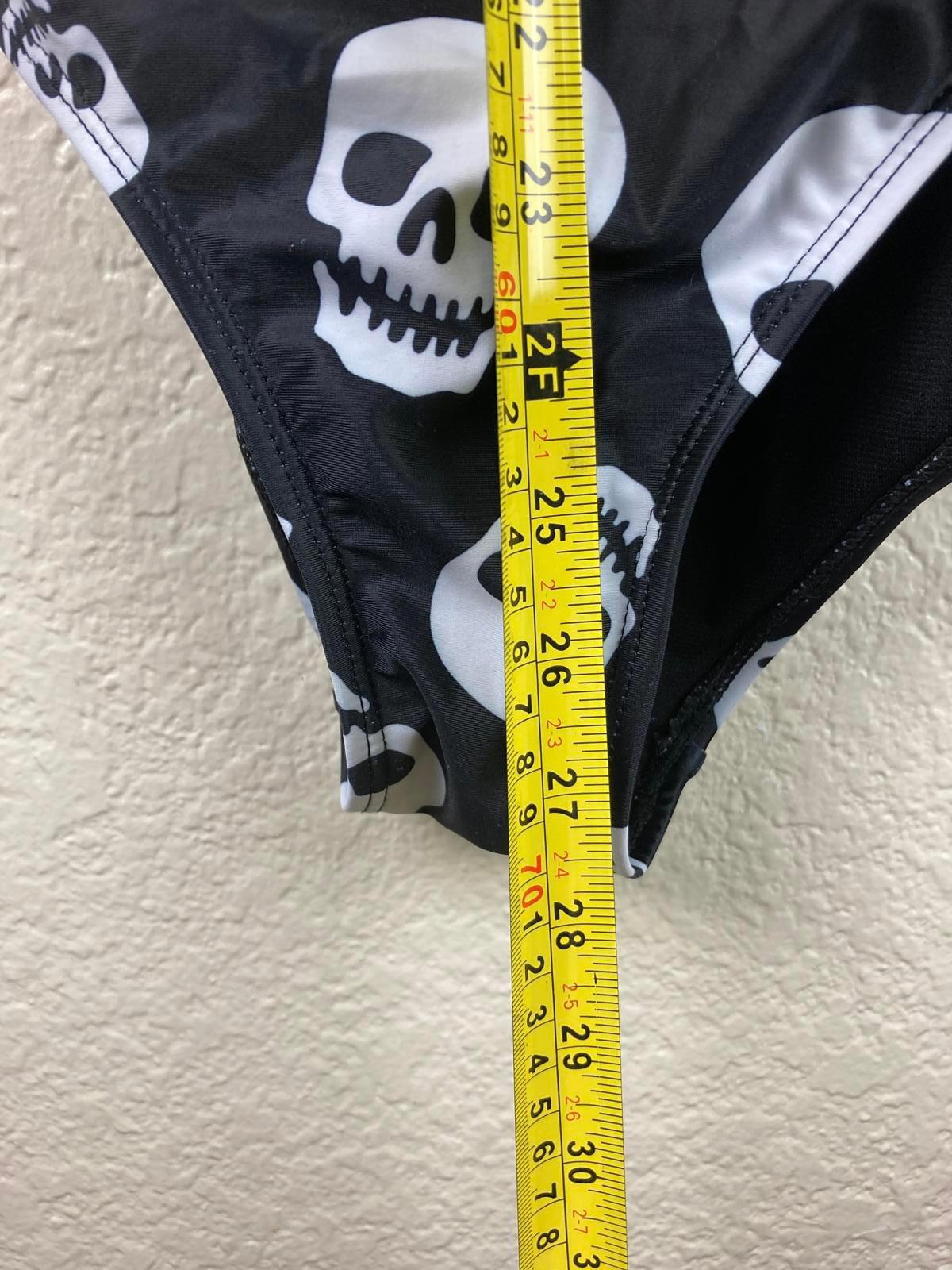Sourpuss Skull Swimsuit 1 Pc Women’s S Black White Skulls Retro Rockabilly Goth