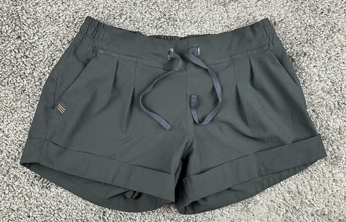 Backcountry Womens Small Black Performance Pull On Cuffed Hiking Shorts