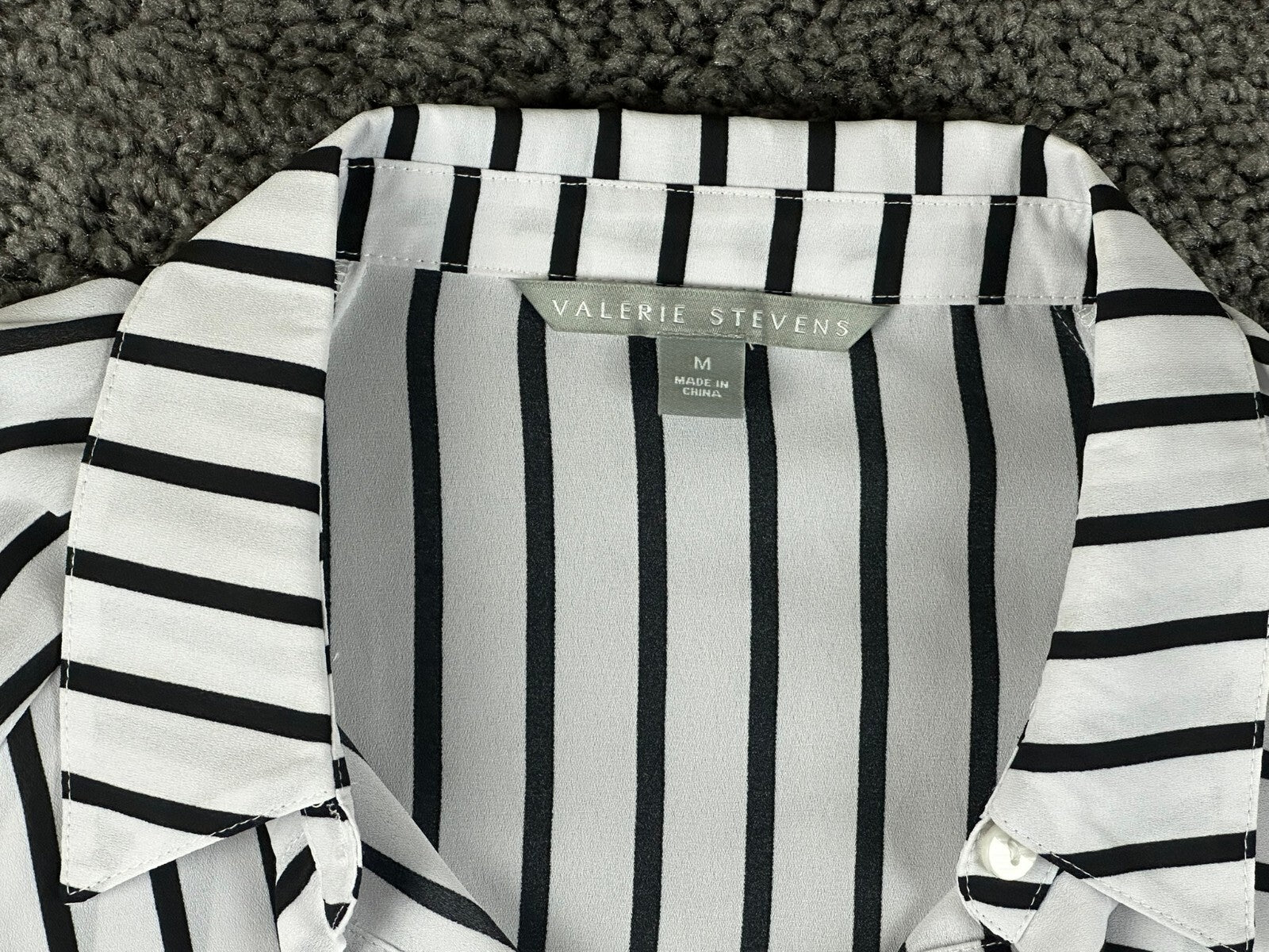 Valerie Stevens Womens Striped Button Up Cold Shoulder Blouse Shirt Sz M NWT