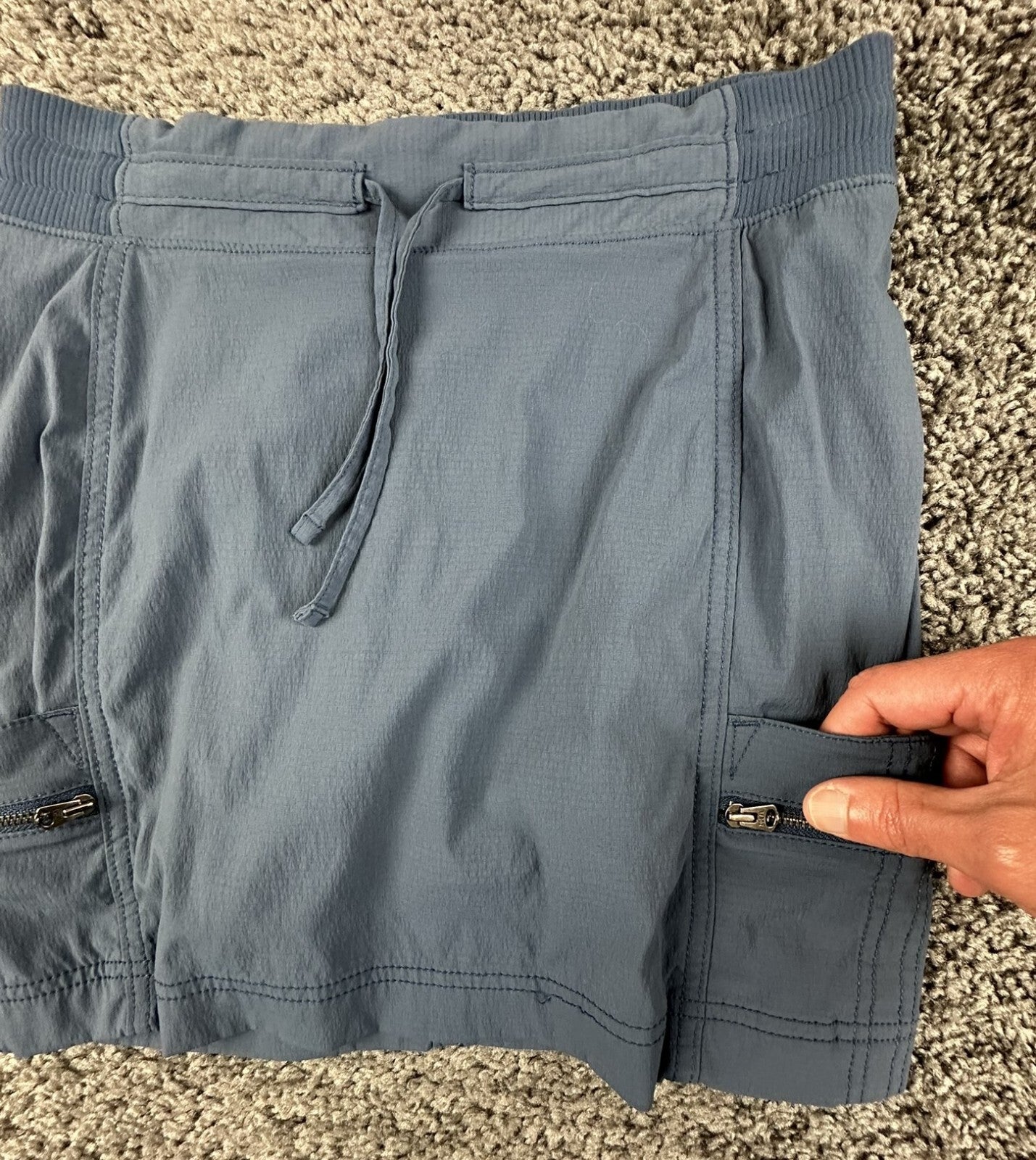 Athleta Trekkie Skort Womens Gray Blue Hiking Travel Skirt Zip Pockets Size 0