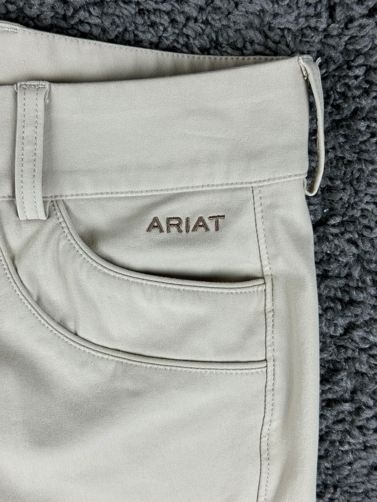 Ariat Womens 28L Beige Olympia Pro Series Knee Patch Riding Breeches