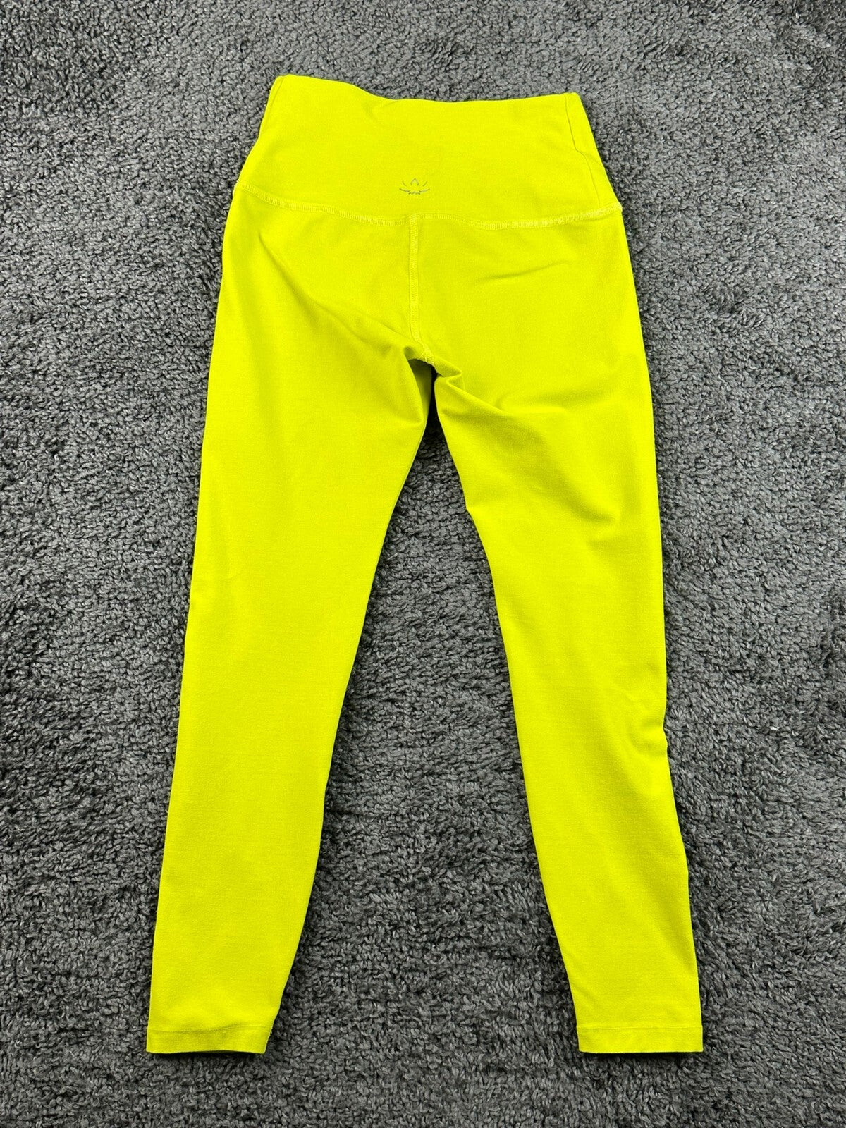 Beyond Yoga Womens XS Neon Yellow Spacedye Square Neck Bra & Midi Legging Set