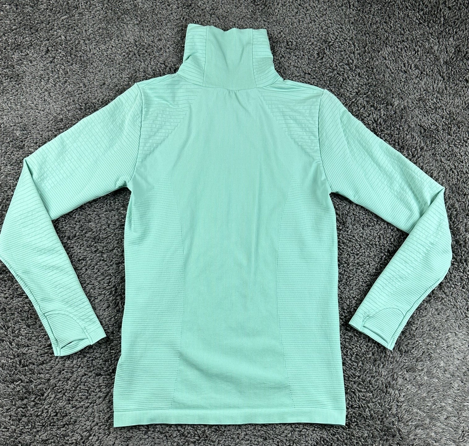 Athleta Flurry Blizzard Turtleneck Womens Mint Green Thumbhole Seamless Sz M