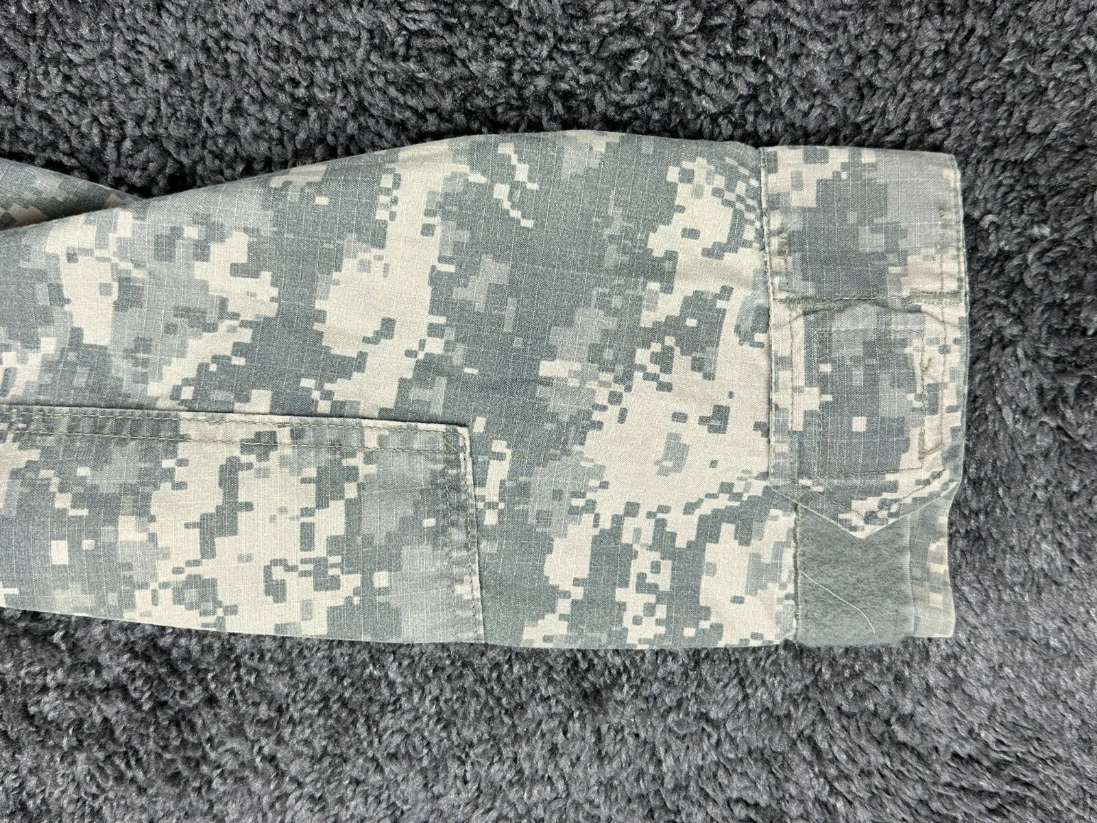 US Army ACU Digital Camo Combat Jacket Regular FR Flame Resistant Coat Sz Small
