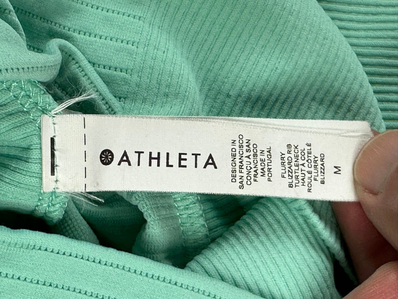 Athleta Flurry Blizzard Turtleneck Womens Mint Green Thumbhole Seamless Sz M
