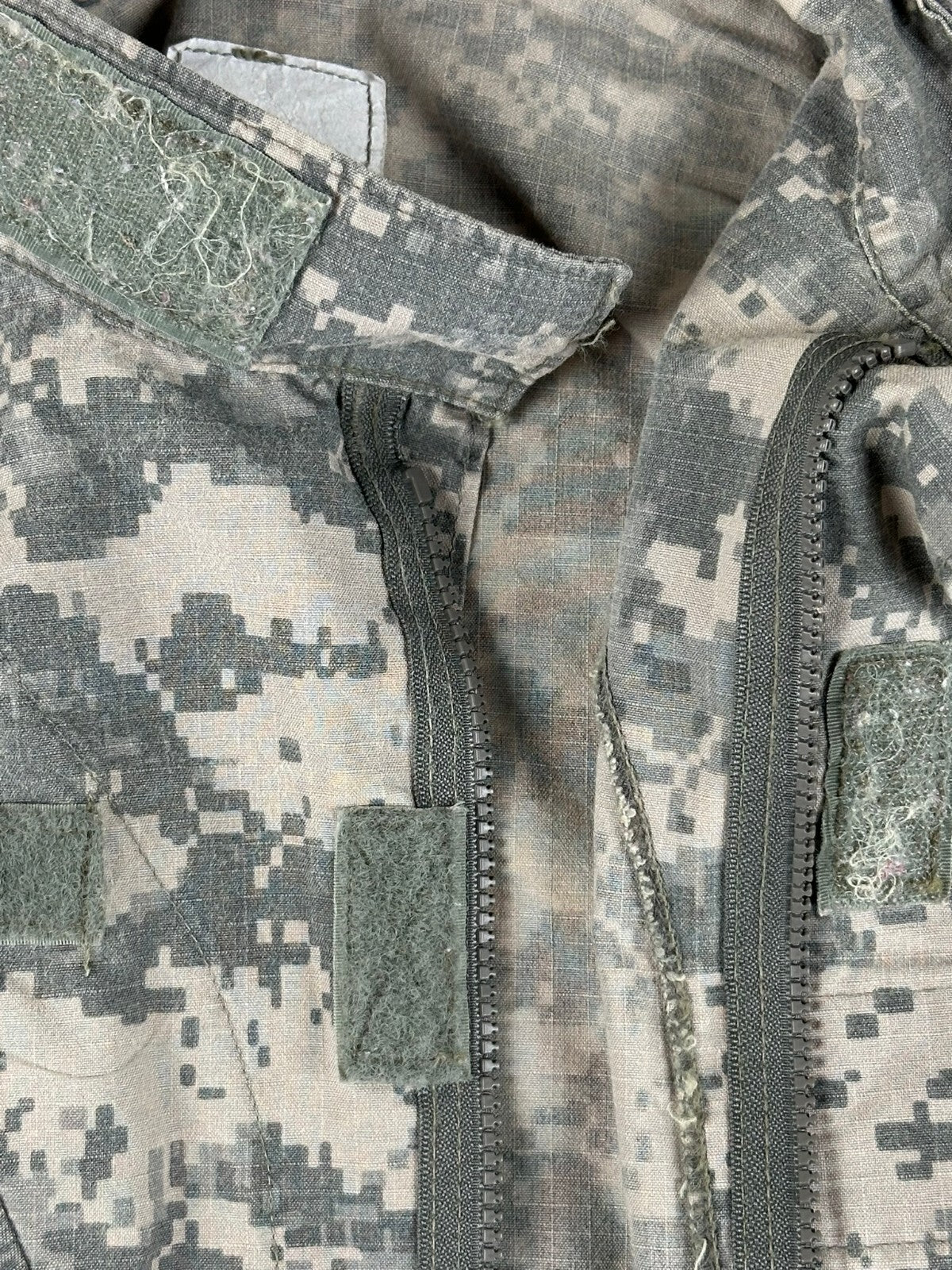 US Army ACU Digital Camo Combat Jacket Regular FR Flame Resistant Coat Sz Small